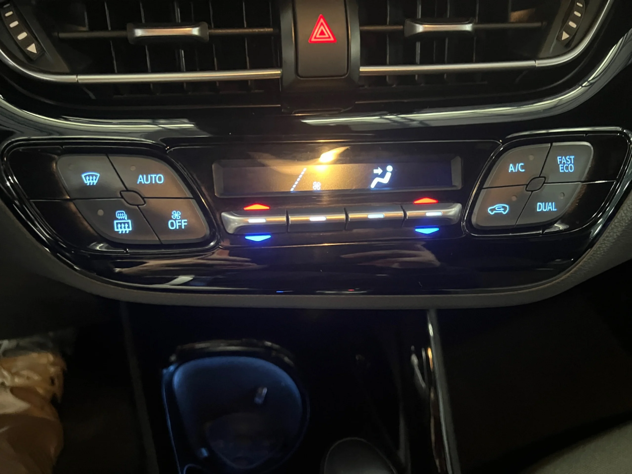 TOYOTA C HR 1.8 125H ADVANCE - Foto 14