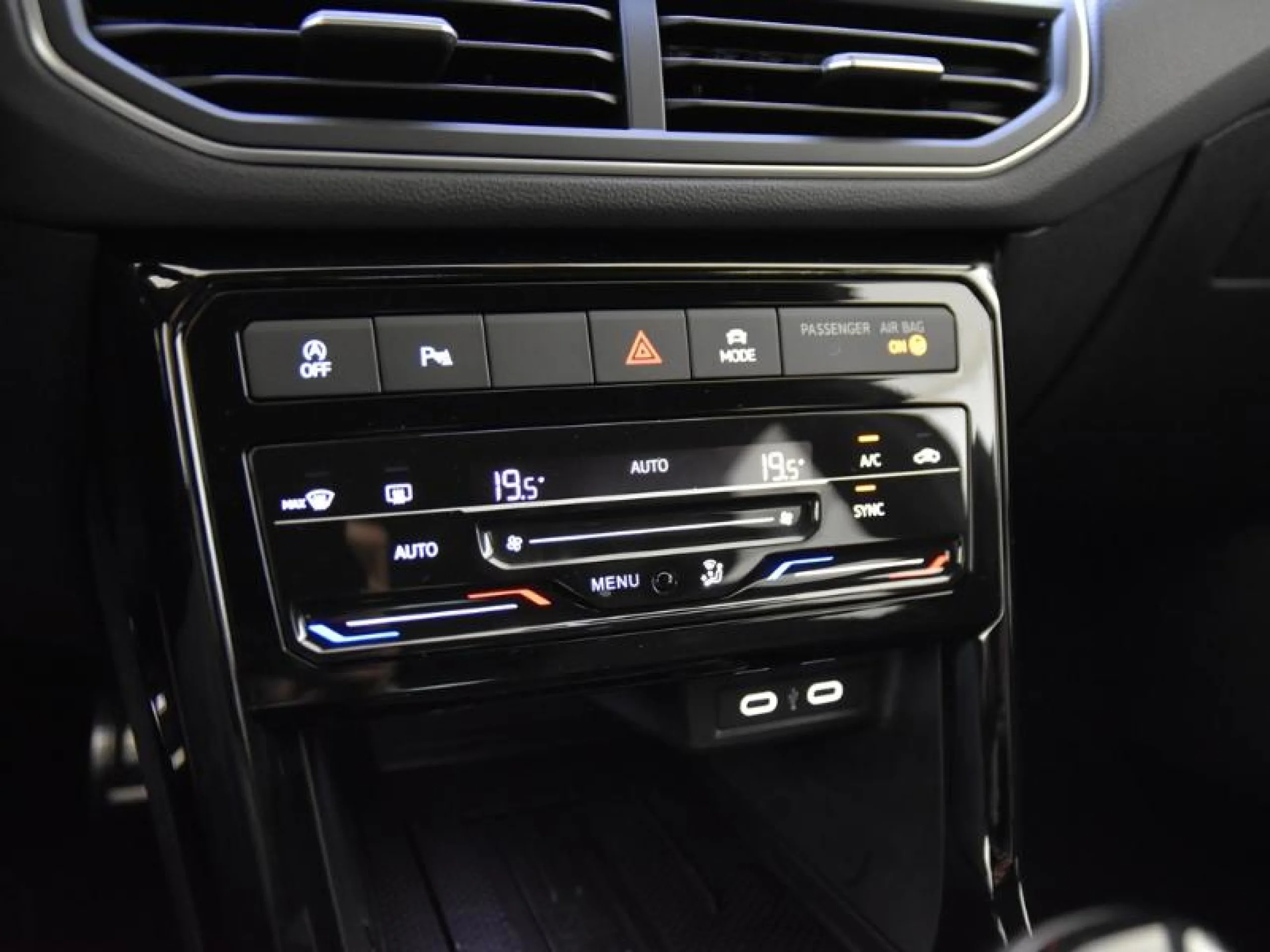 VOLKSWAGEN T CROSS T CROSS R LINE 1.0 TSI 85 KW (115 CV)  AUTOMÁTICO DSG 7 VEL. - Foto 11