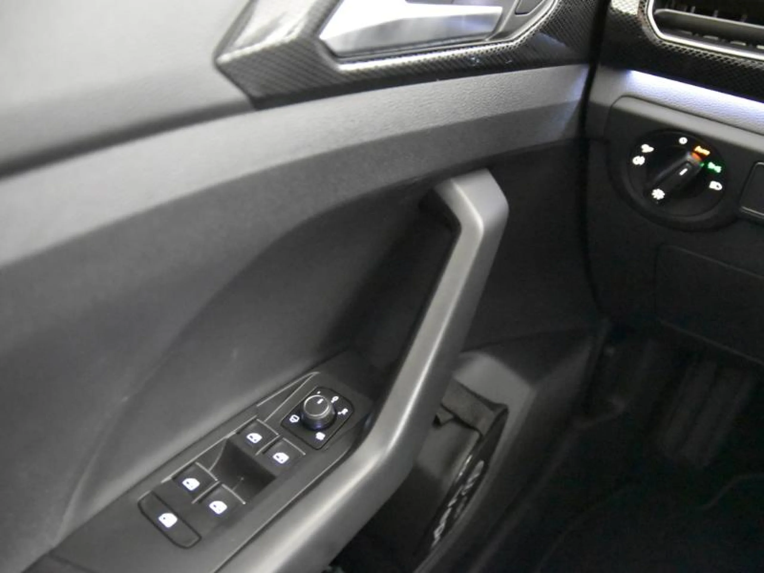 VOLKSWAGEN T CROSS T CROSS R LINE 1.0 TSI 85 KW (115 CV)  AUTOMÁTICO DSG 7 VEL. - Foto 15