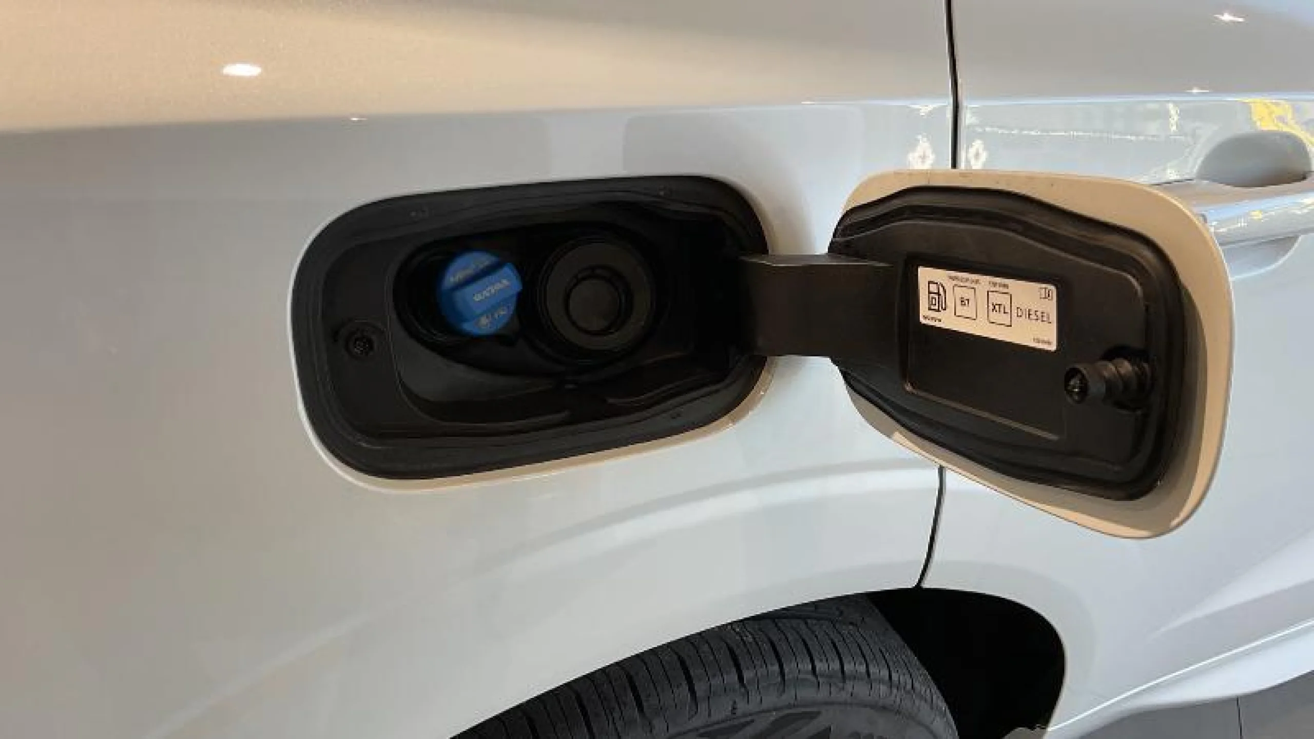 VOLVO XC60 2.0 B4 D PLUS DARK AUTO - Foto 20