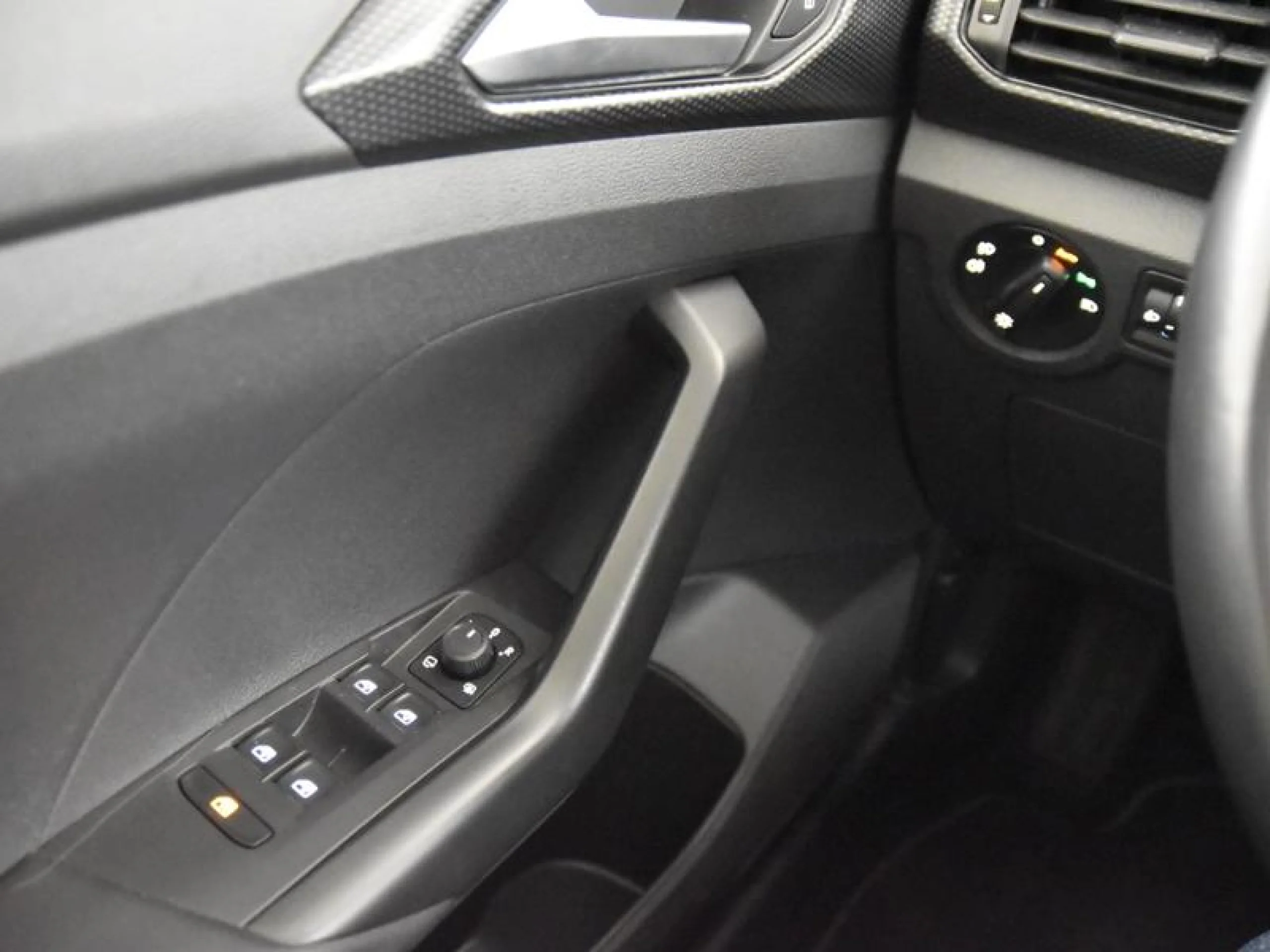 VOLKSWAGEN T CROSS ADVANCE 1.0 TSI 70KW (95CV) - Foto 16