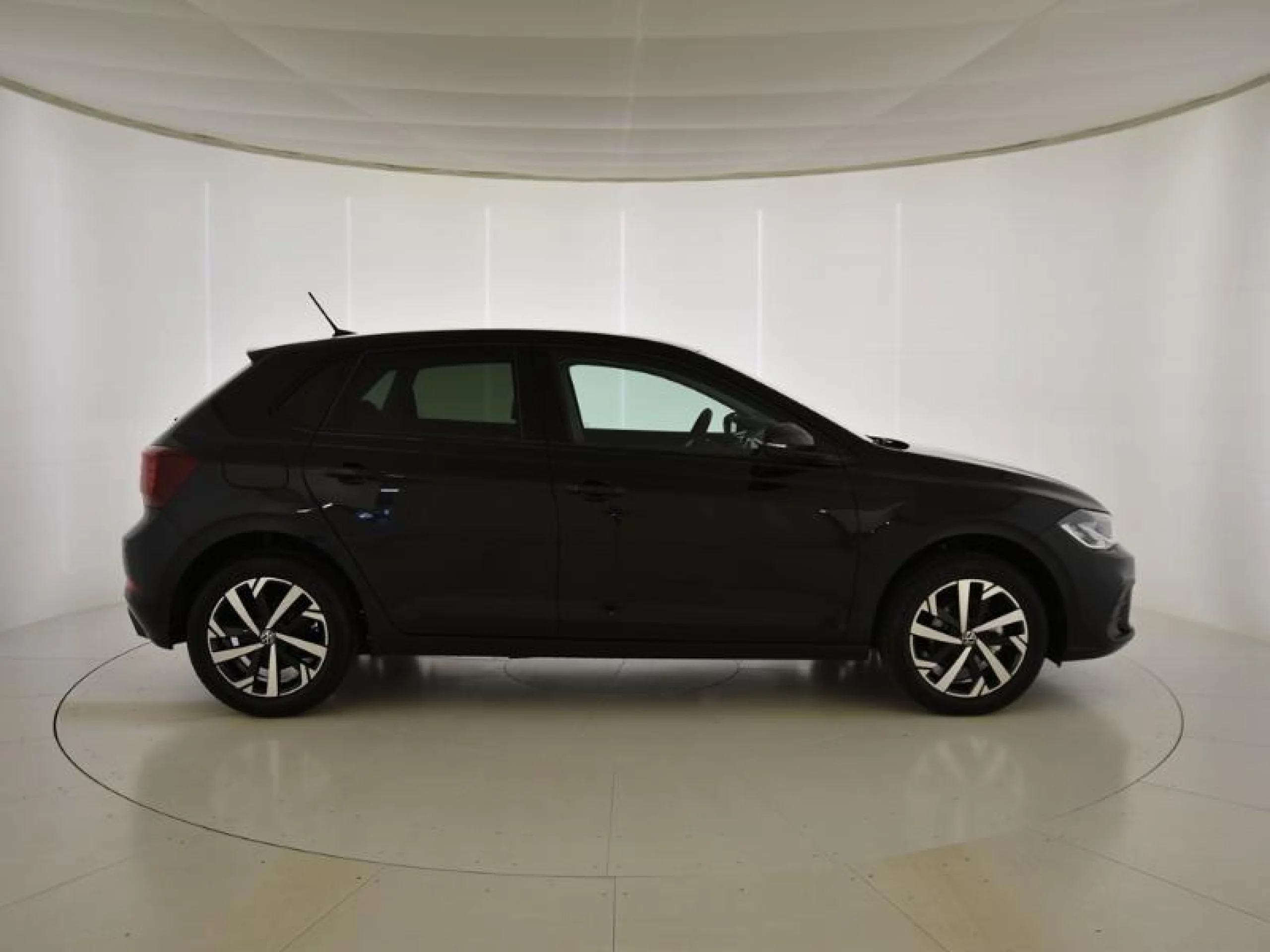 VOLKSWAGEN POLO POLO MÁS 1.0 TSI 70 KW (95 CV)  AUTOMÁTICO DSG 7 VEL. - Foto 3