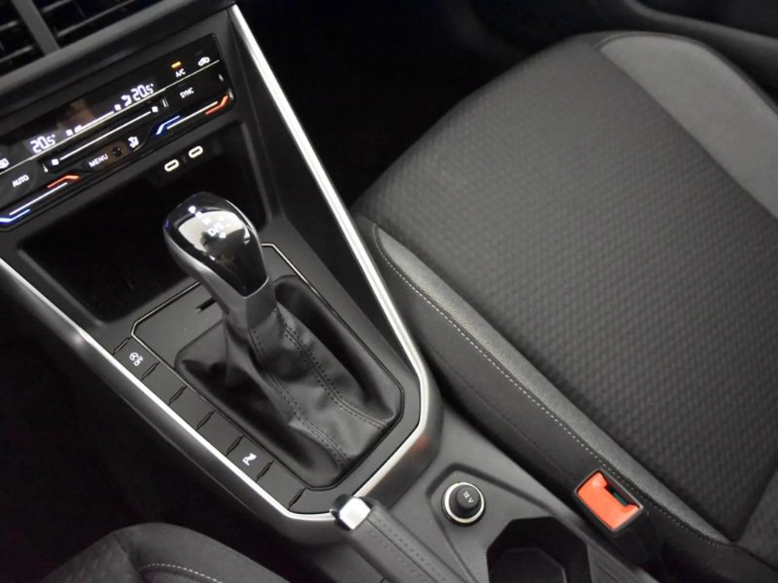 VOLKSWAGEN POLO POLO MÁS 1.0 TSI 70 KW (95 CV)  AUTOMÁTICO DSG 7 VEL. - Foto 10