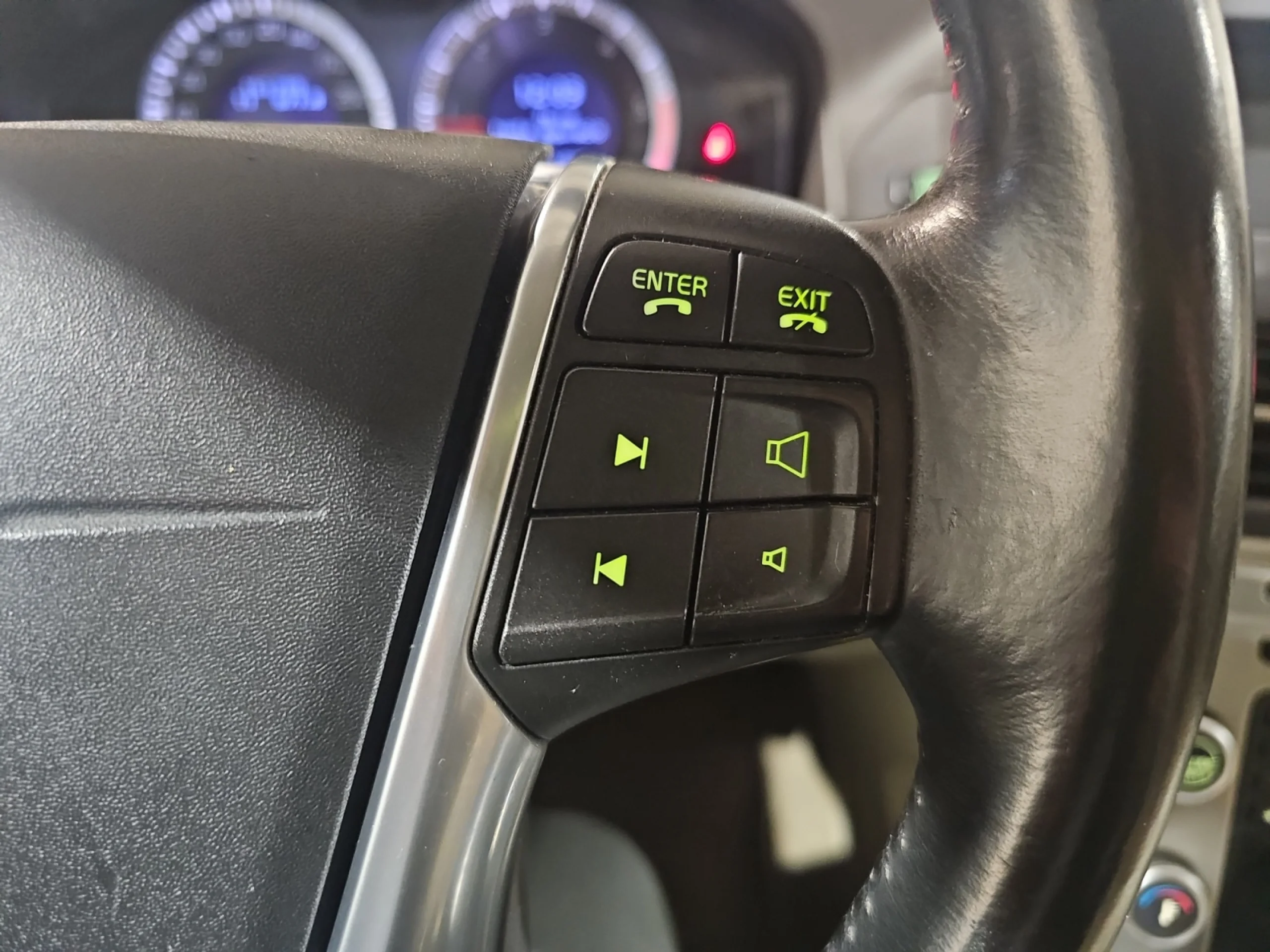 VOLVO XC60 2.4D KINETIC AUTO - Foto 13