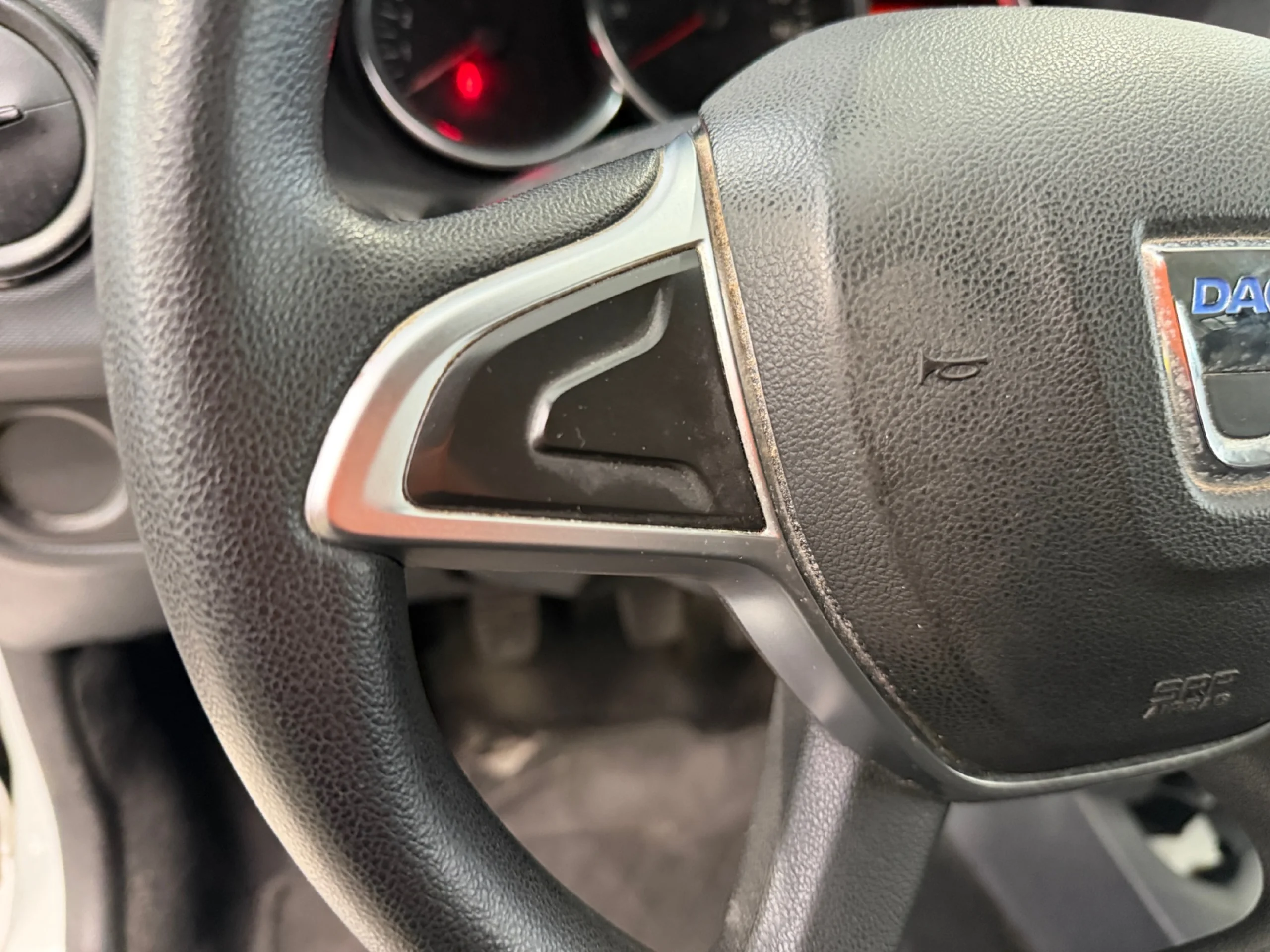 DACIA SANDERO AMBIANCE DCI 55KW (75CV) - Foto 9