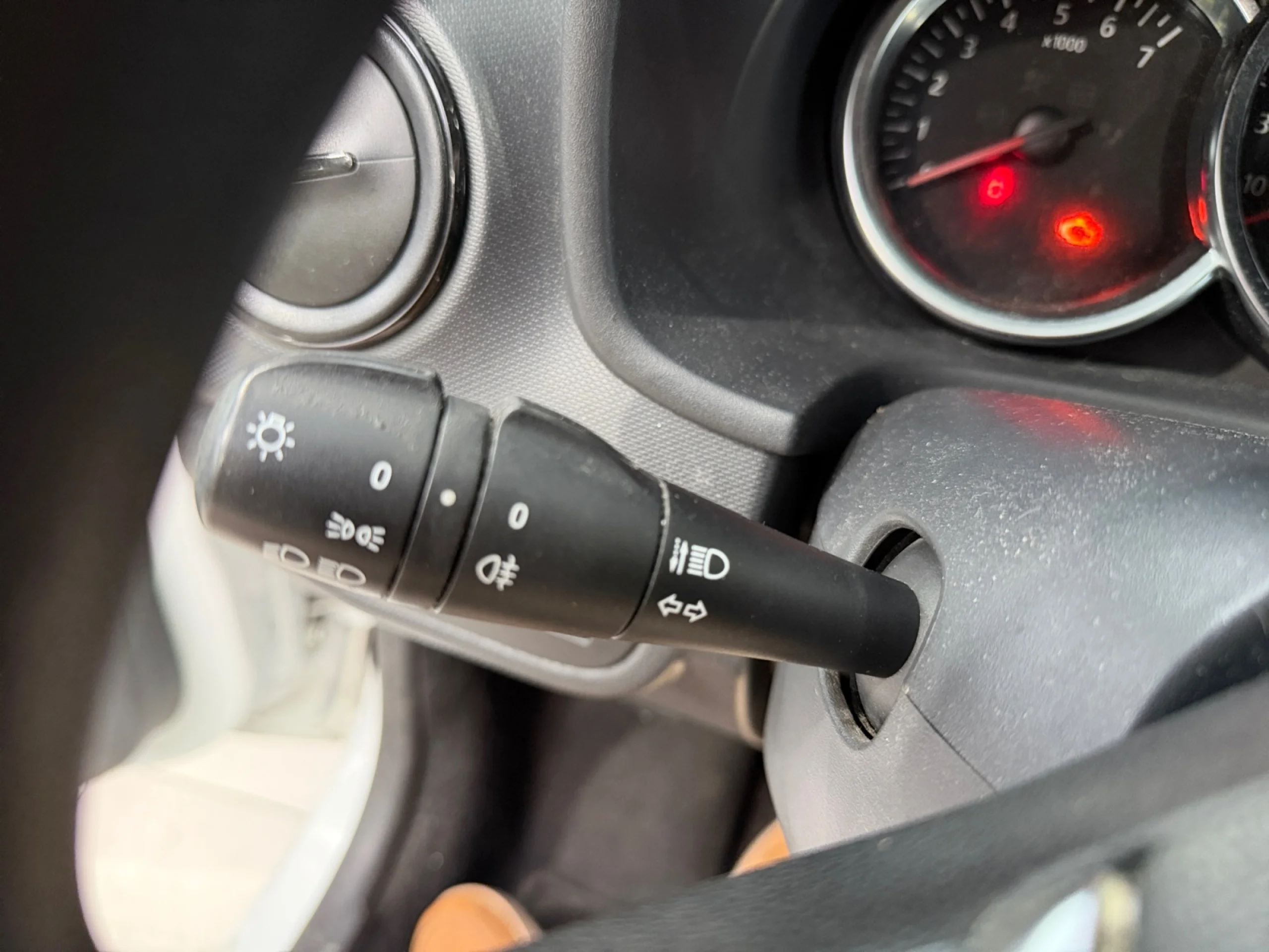 DACIA SANDERO AMBIANCE DCI 55KW (75CV) - Foto 12