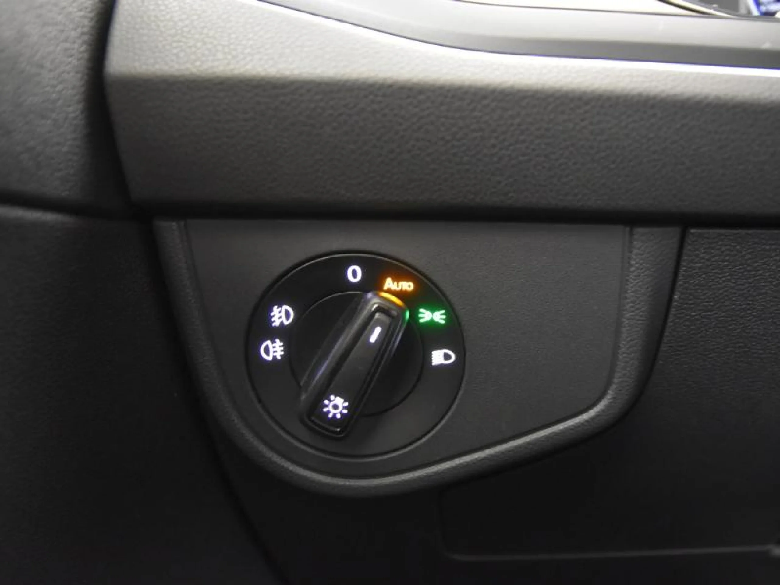 VOLKSWAGEN TAIGO R LINE 1.0 TSI 85KW (115CV) DSG - Foto 16