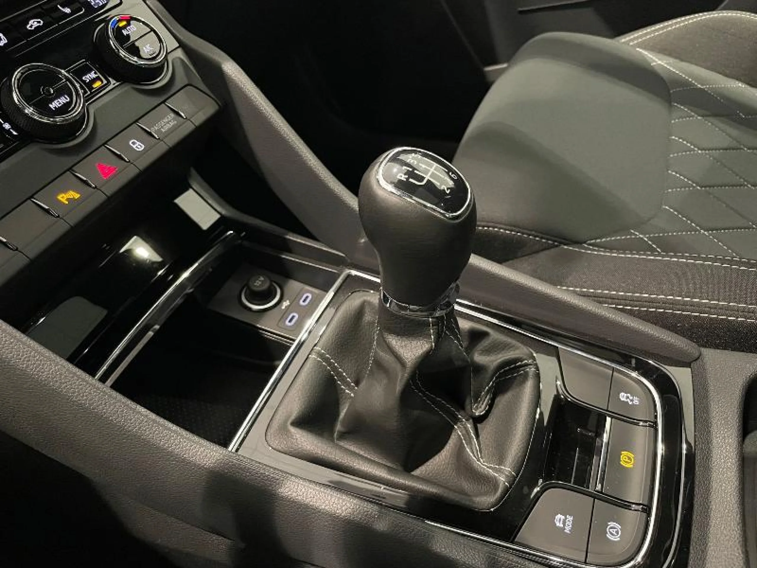 SKODA KAROQ 1.5 TSI 110KW (150CV) ACT SPORTLINE - Foto 12