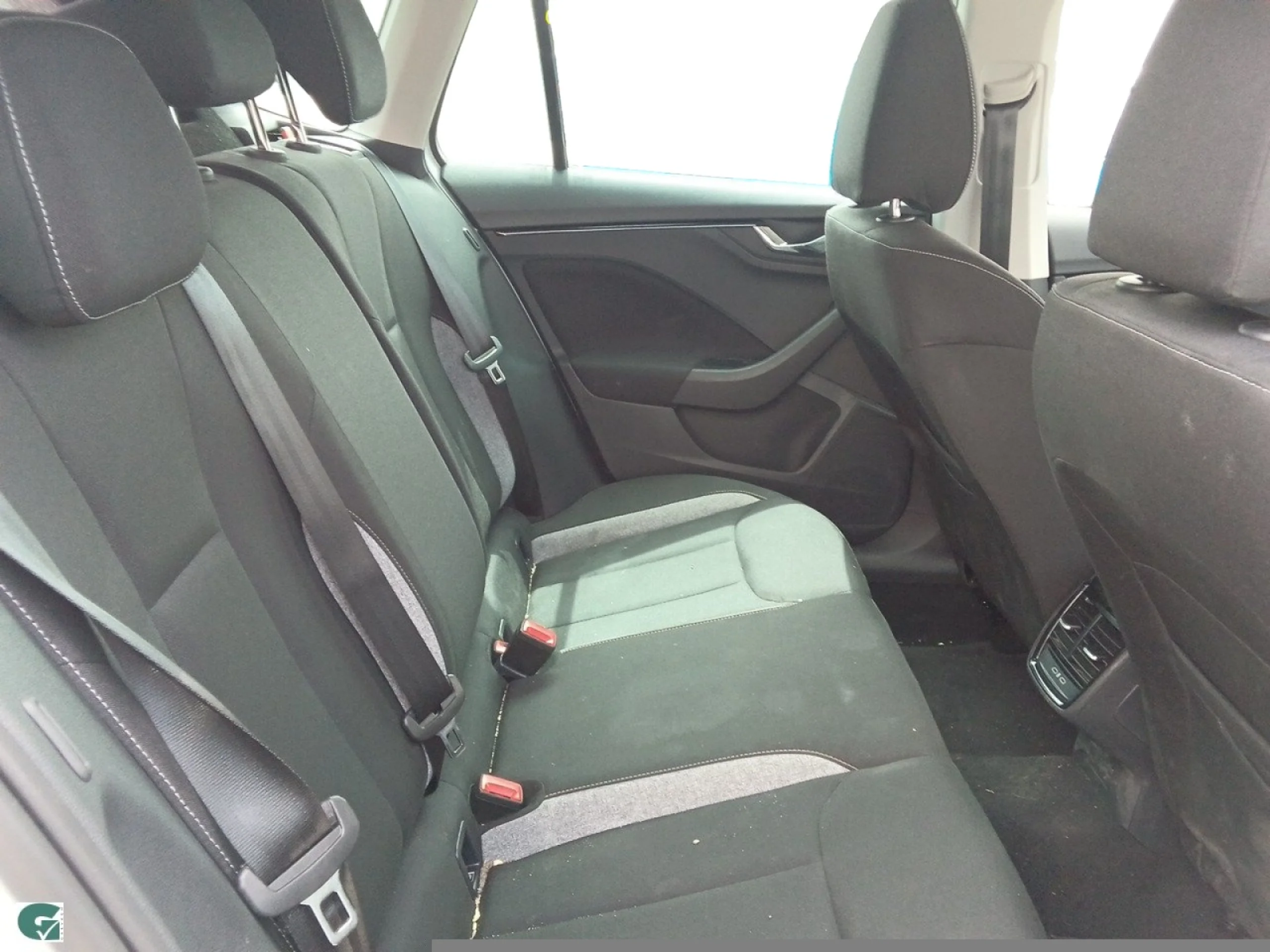 SKODA KAMIQ 1.0 TSI 85KW (115CV) DSG SELECTION - Foto 4