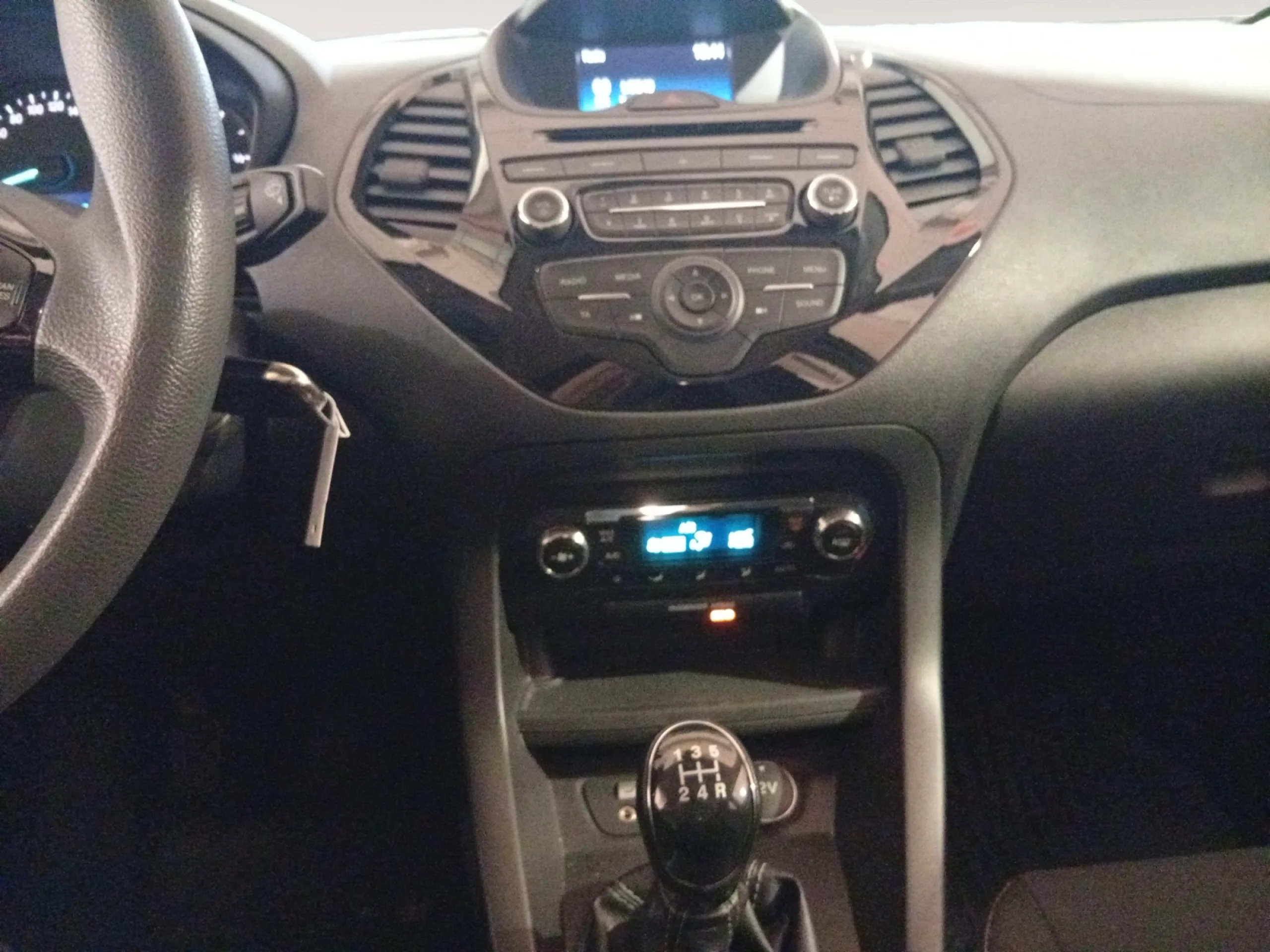 FORD Ka+ 1.2 TI VCT - Foto 10