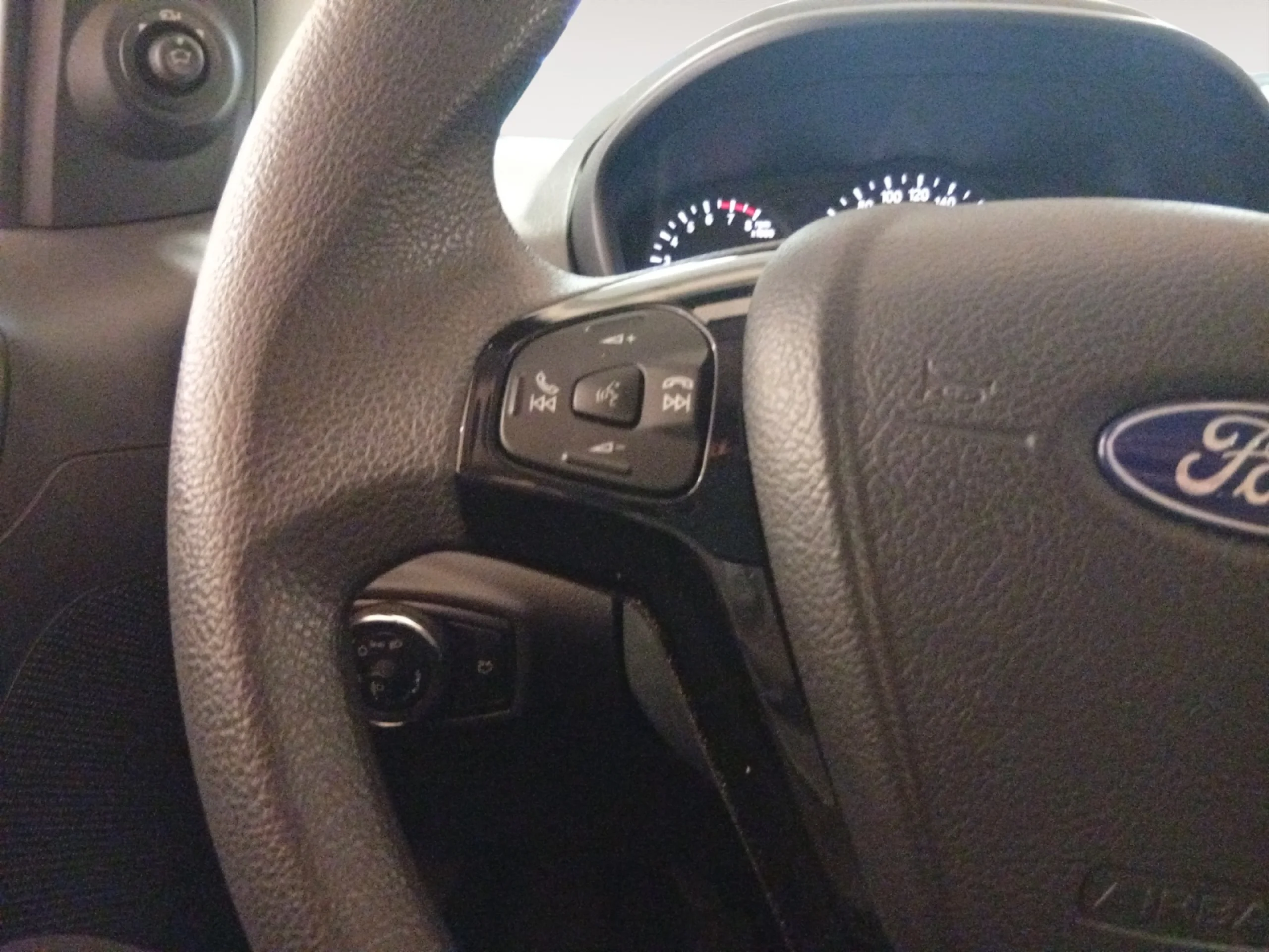 FORD Ka+ 1.2 TI VCT - Foto 11