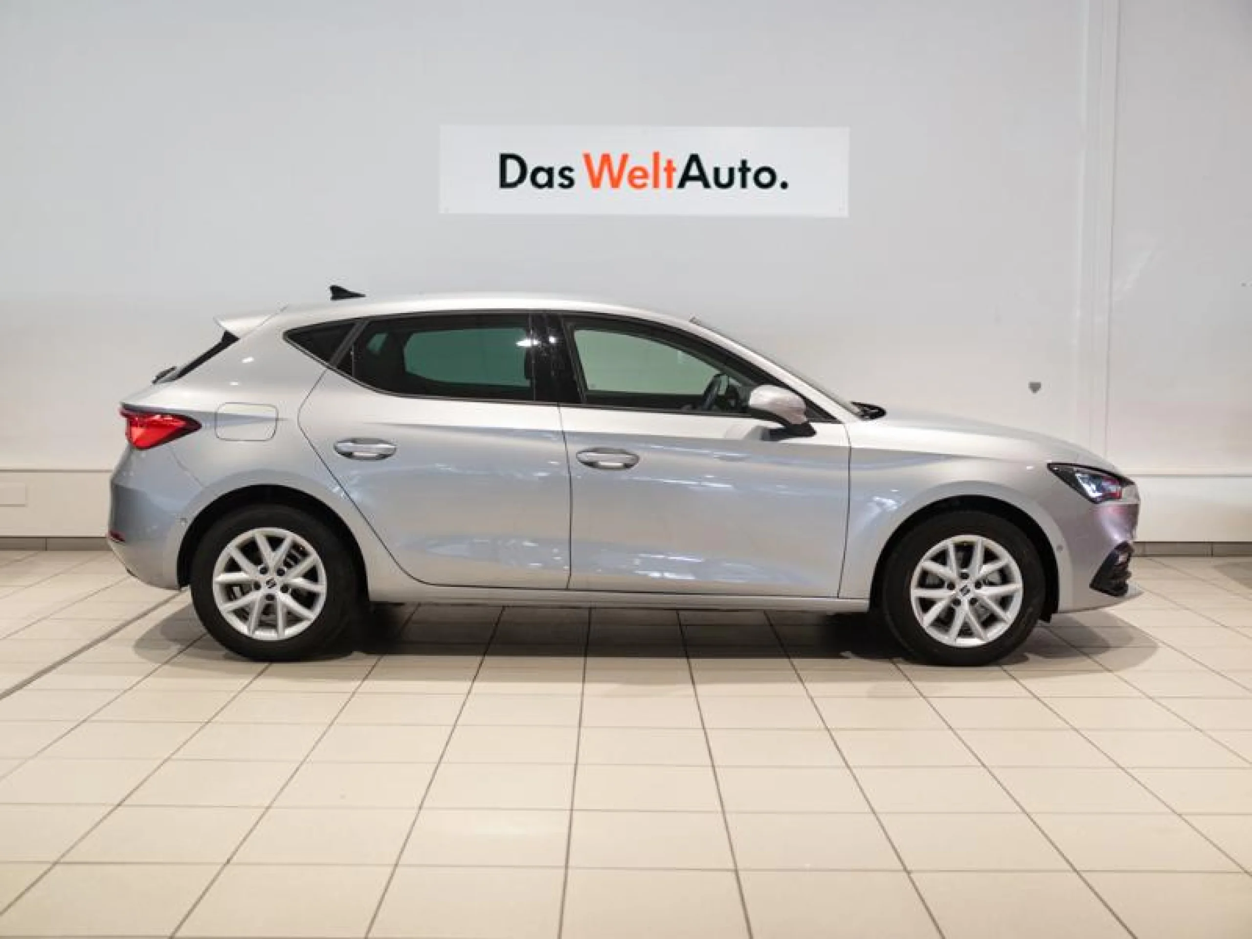 SEAT NUEVO LEON 1.5 TSI 96KW S&S STYLE XL - Foto 3