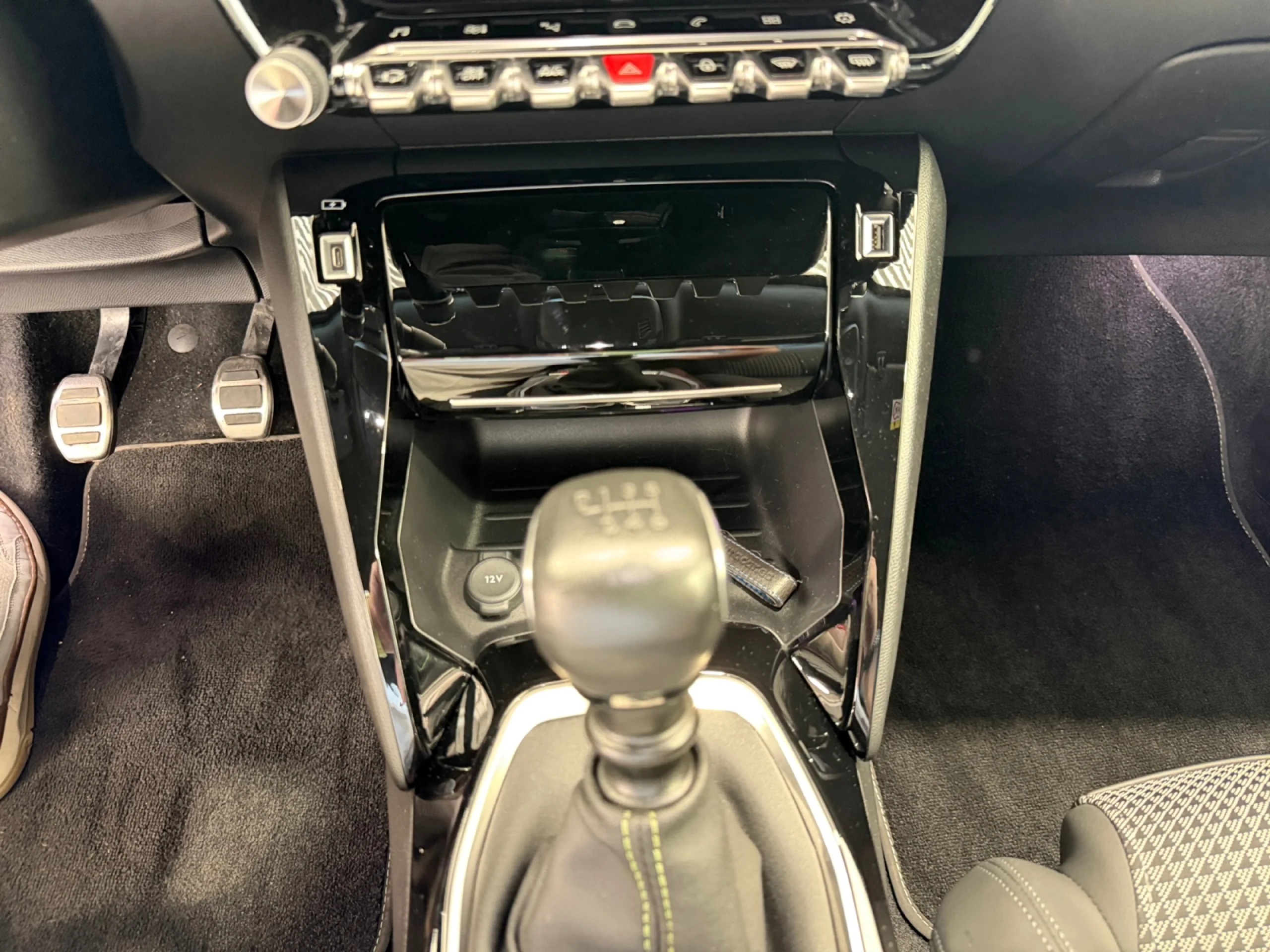 PEUGEOT 2008 GT LINE PURETECH 130 S&S BVM6 - Foto 20
