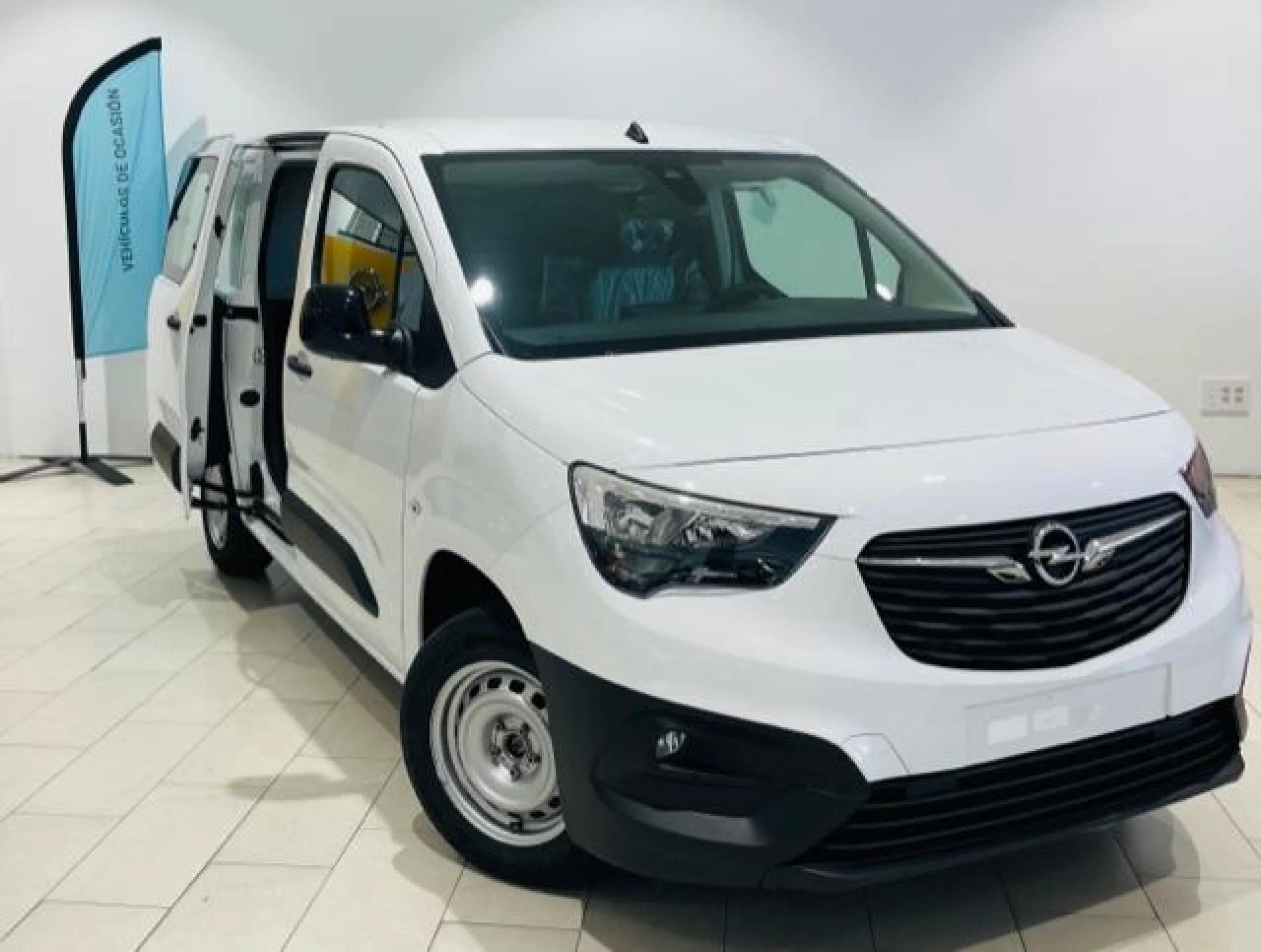 OPEL COMERCIALES COMBO COMBO CARGO L 650KG DIESEL 1.5 100HP S/S MT E6.4 - Foto 2