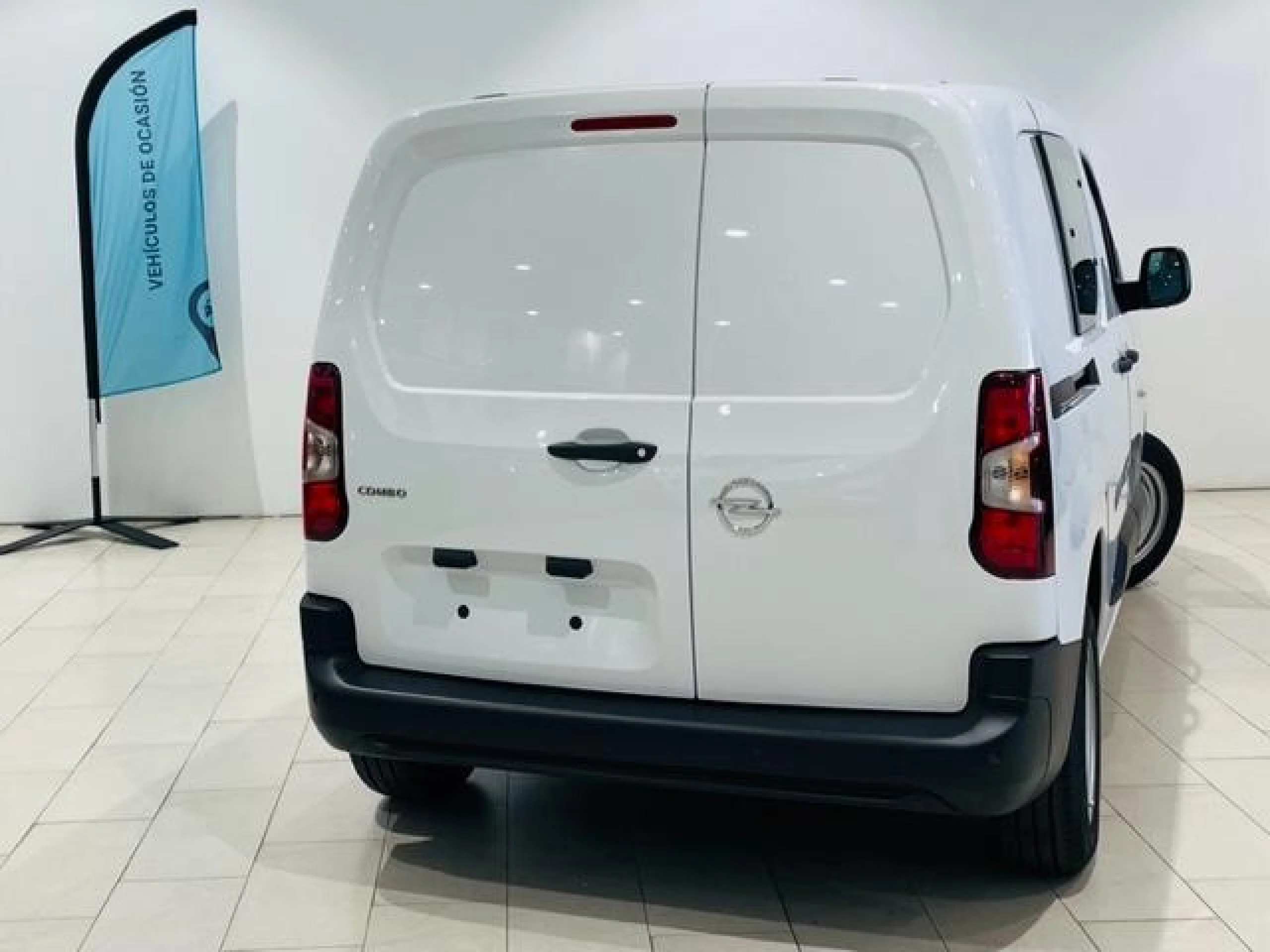 OPEL COMERCIALES COMBO COMBO CARGO L 650KG DIESEL 1.5 100HP S/S MT E6.4 - Foto 9