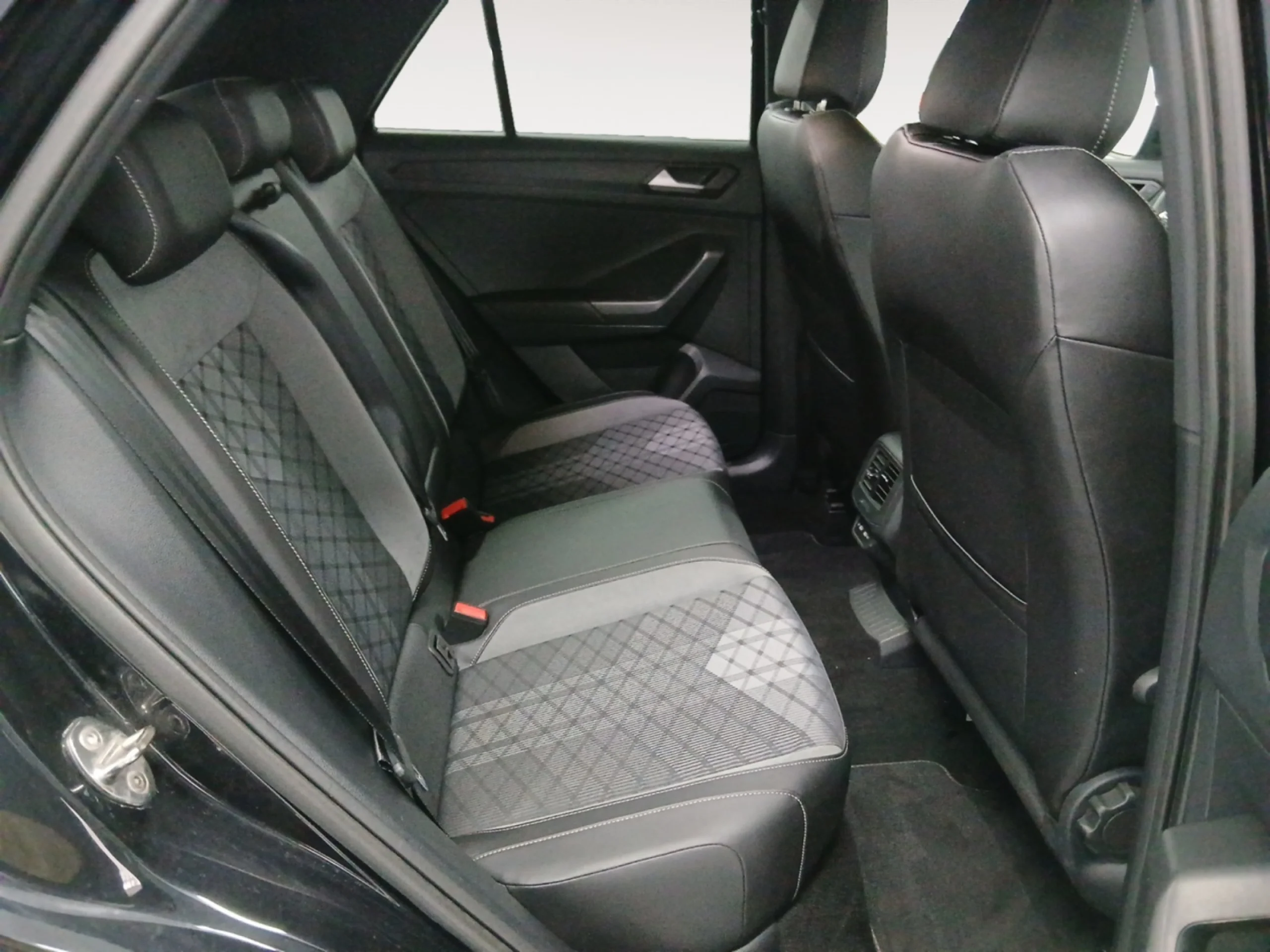 VOLKSWAGEN T ROC R LINE 1.5 TSI 110KW (150CV) DSG - Foto 6