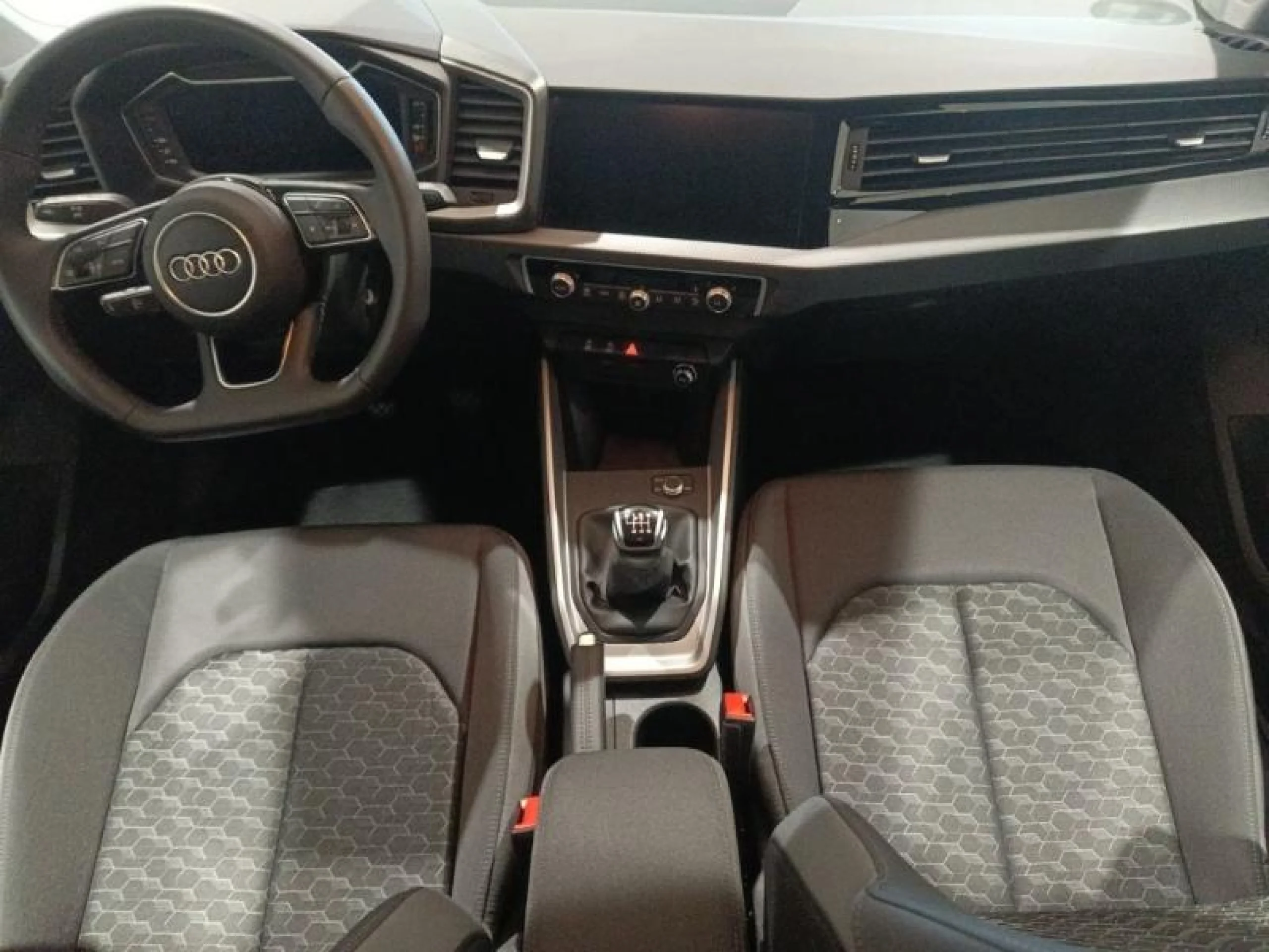 AUDI A1 SPORTBACK ADRENALIN 30 TFSI 85KW S TRON - Foto 6