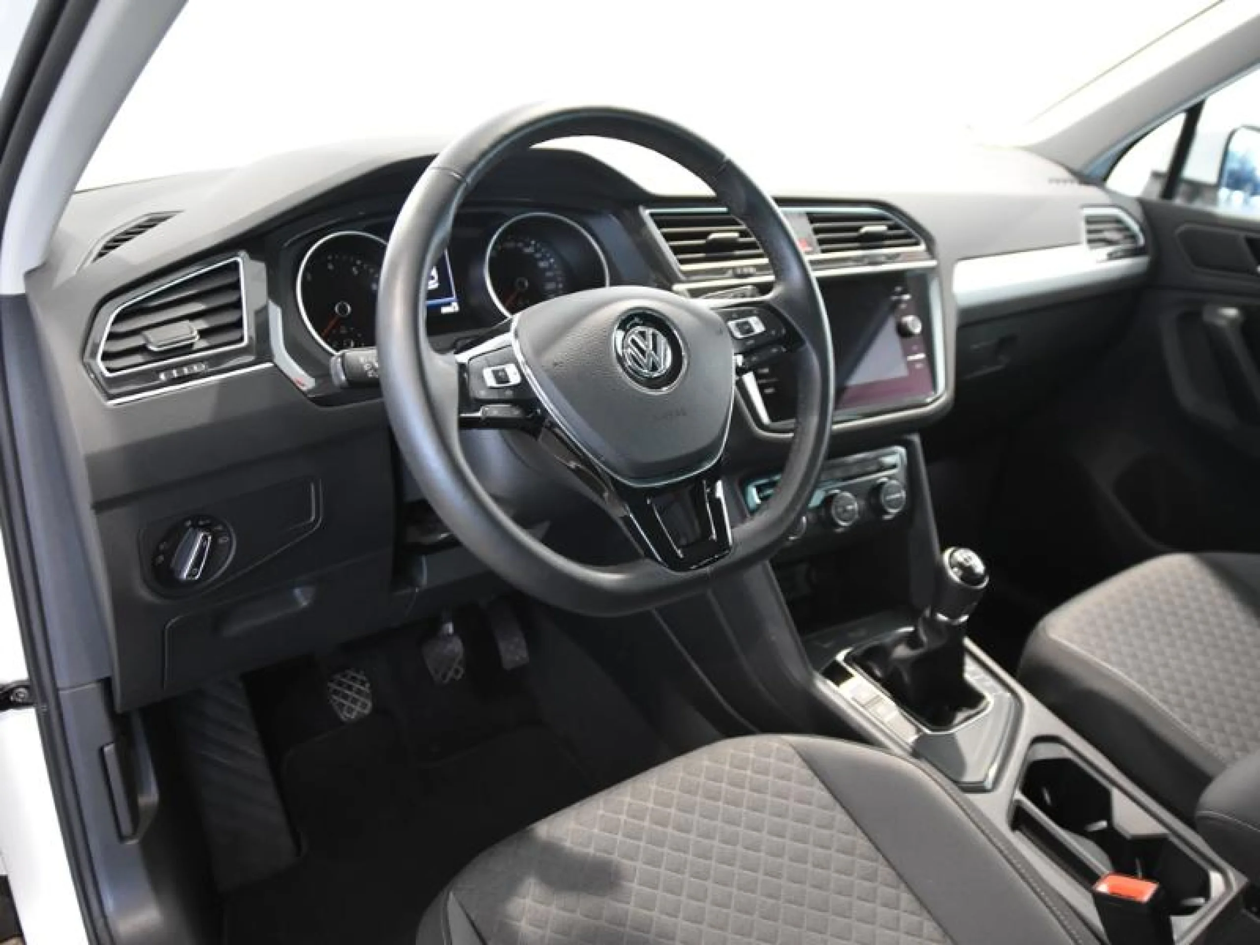 VOLKSWAGEN TIGUAN ADVANCE 1.5 TSI 110KW (150CV) - Foto 9