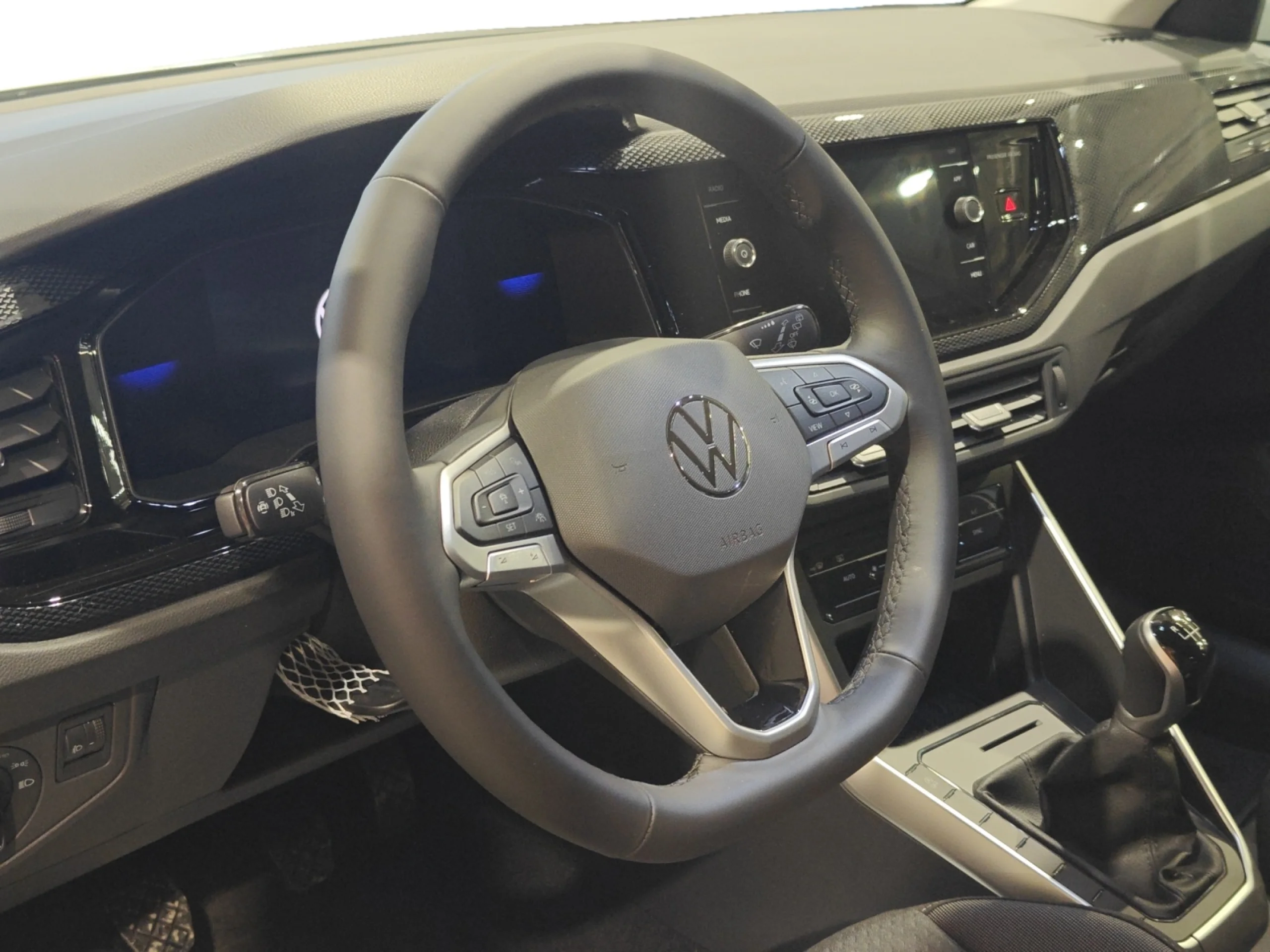 VOLKSWAGEN TAIGO TAIGO 1.0 TSI 70KW (95CV) - Foto 9