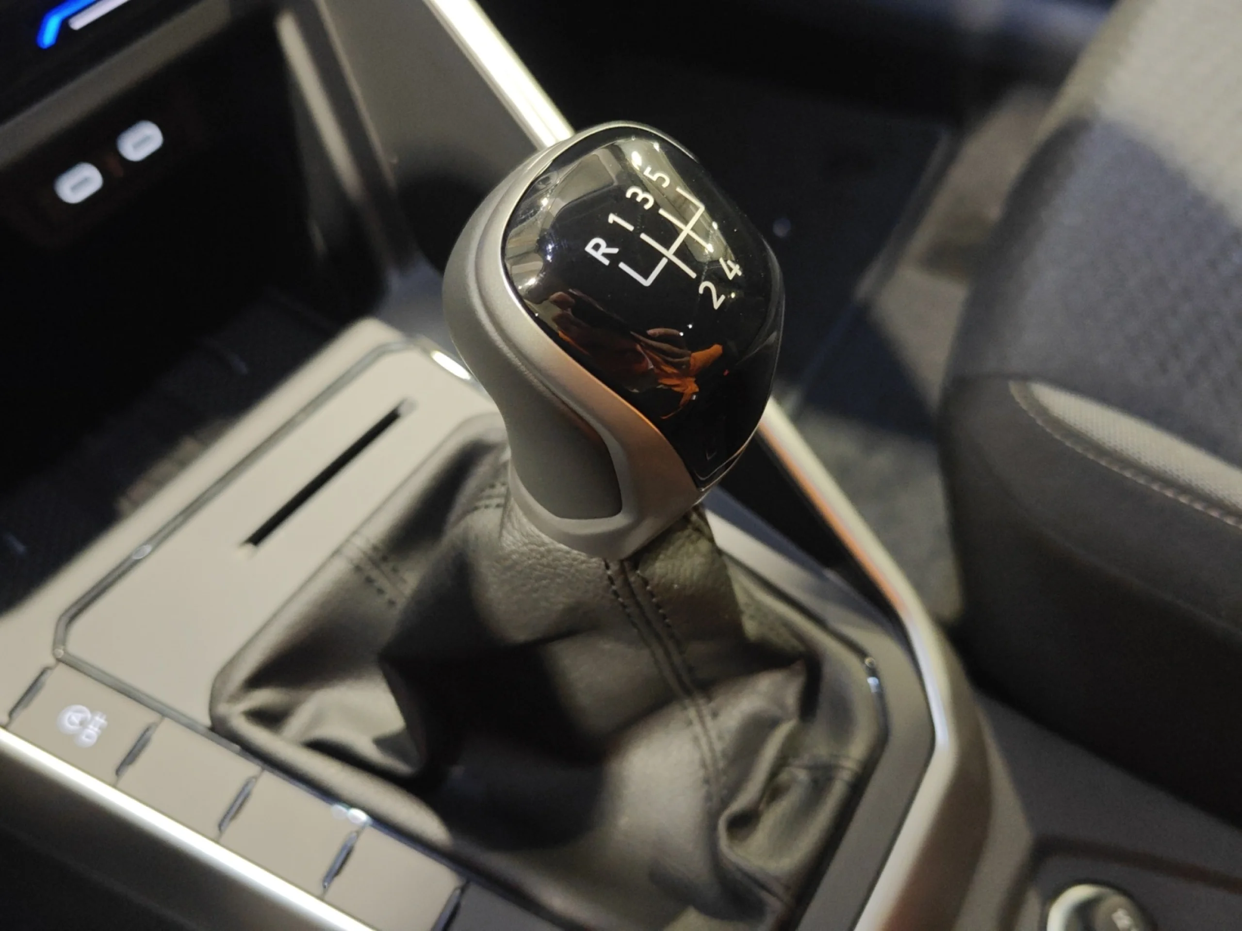 VOLKSWAGEN TAIGO TAIGO 1.0 TSI 70KW (95CV) - Foto 17