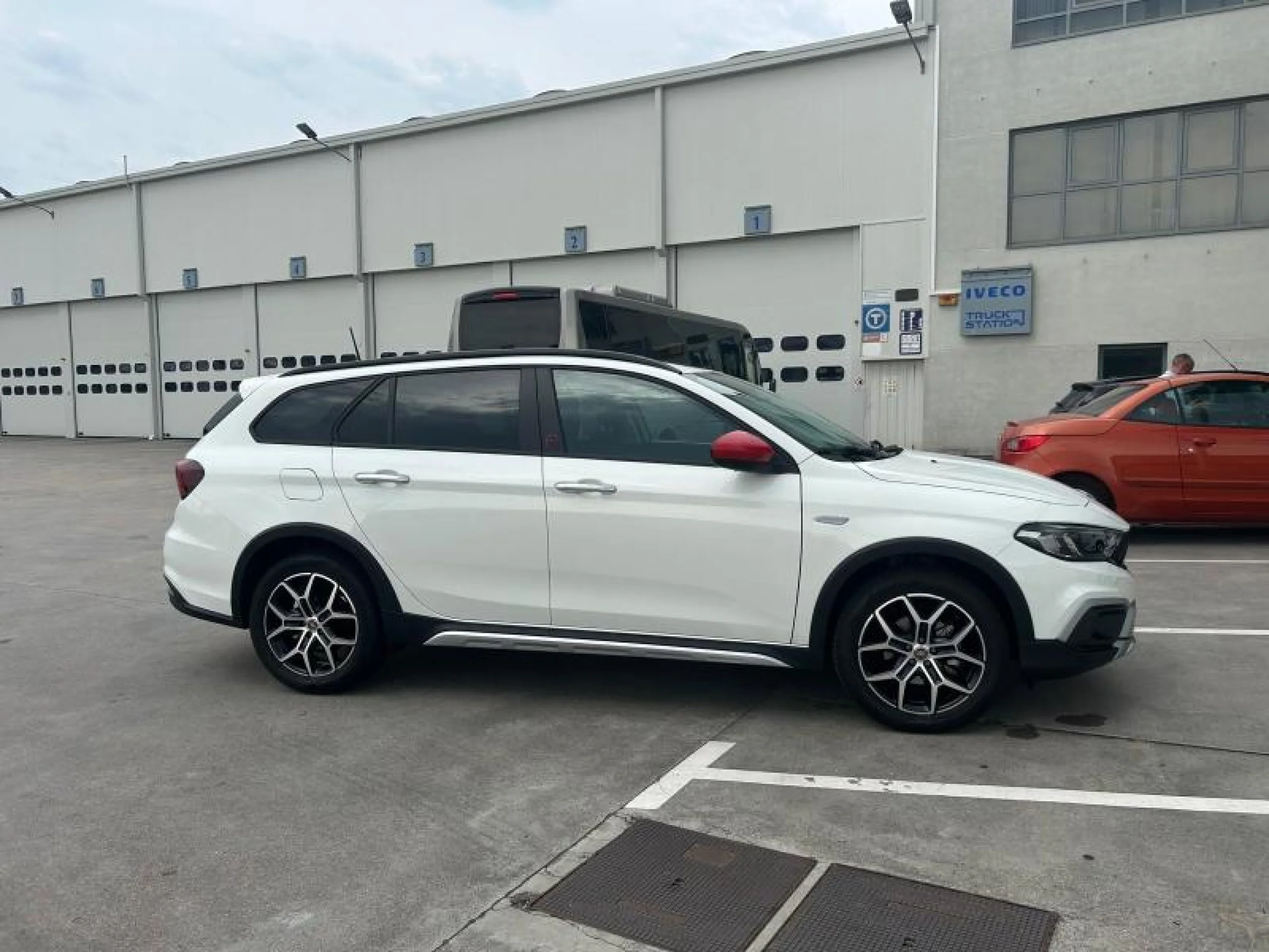FIAT TIPO TIPO STATION WAGON MY23 TIPO SW RED 1.5 HYBRID 97KW (130CV) DCT - Foto 5