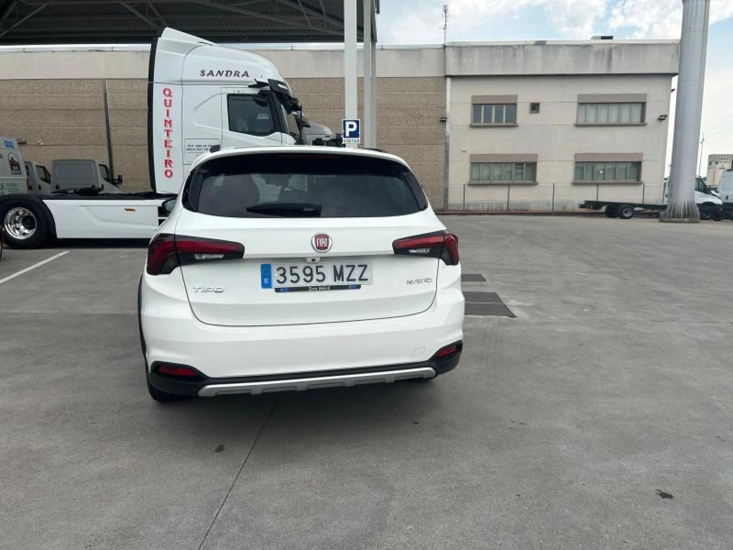 FIAT TIPO TIPO STATION WAGON MY23 TIPO SW RED 1.5 HYBRID 97KW (130CV) DCT - Foto 7