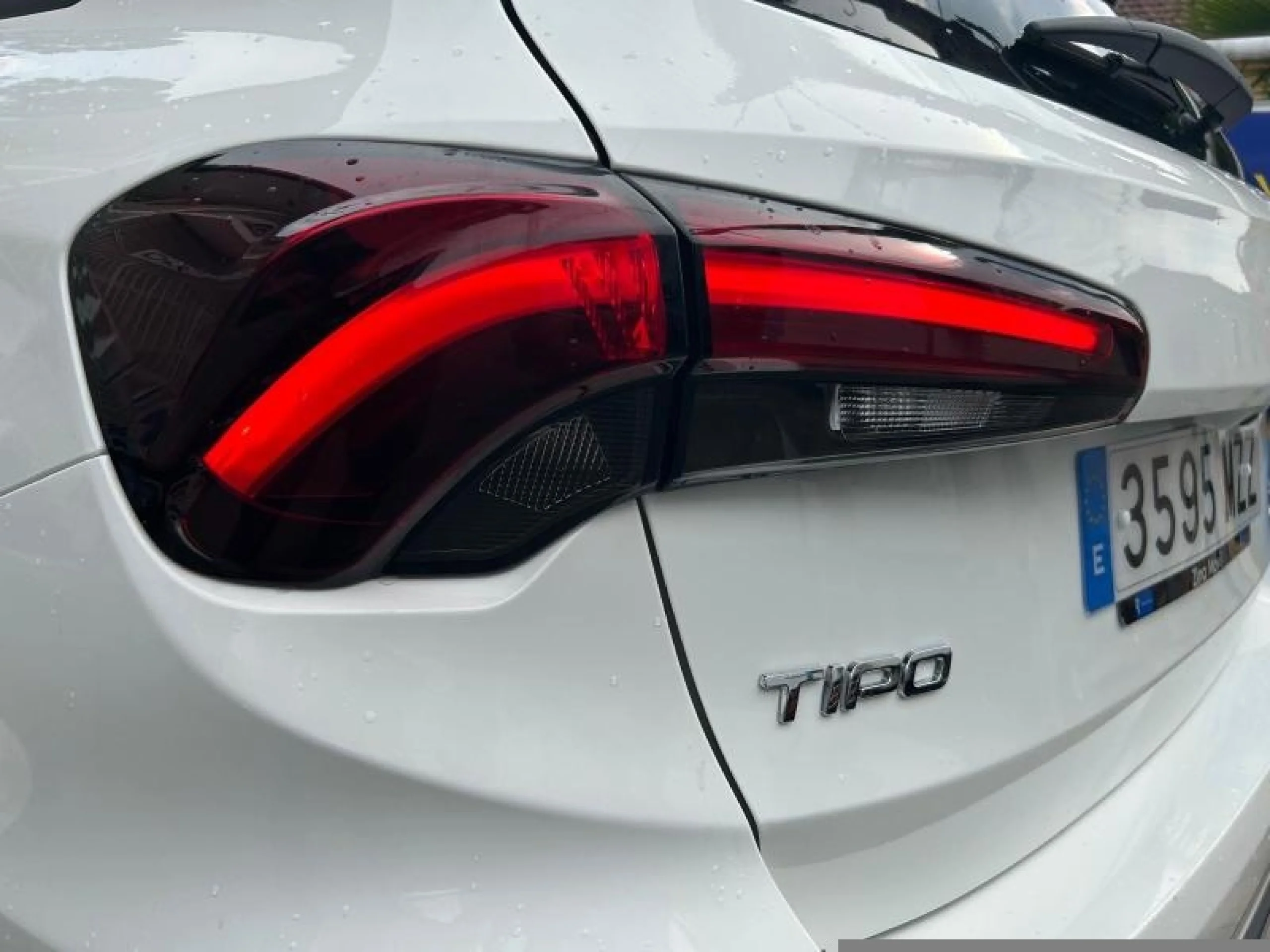 FIAT TIPO TIPO STATION WAGON MY23 TIPO SW RED 1.5 HYBRID 97KW (130CV) DCT - Foto 28