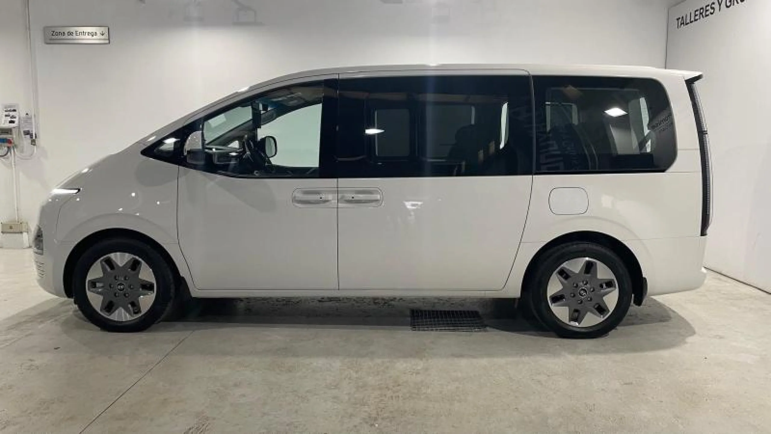 HYUNDAI STARIA 9S HEV 1.6 TGDI 225CV 6AT TECNO - Foto 3