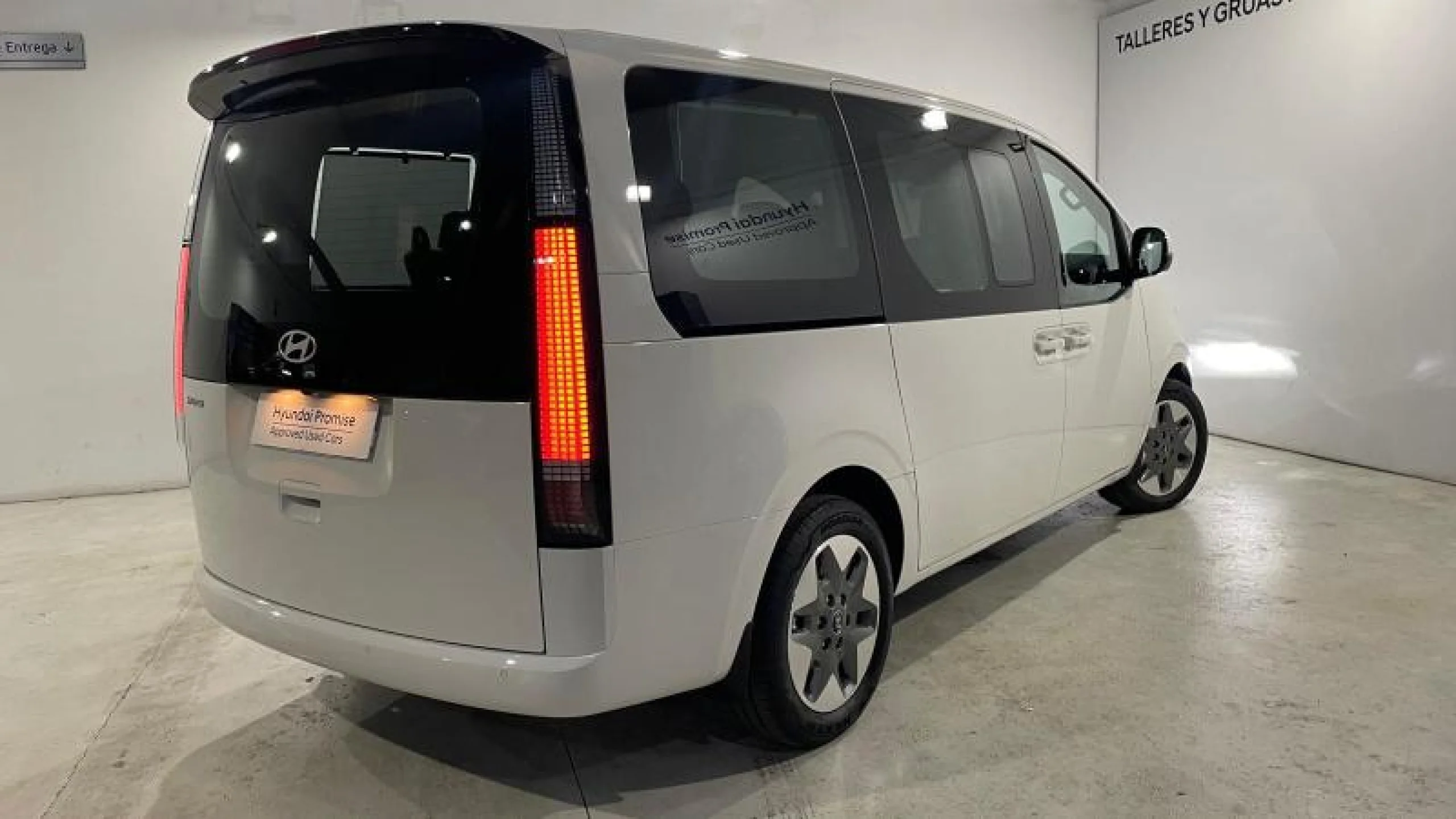 HYUNDAI STARIA 9S HEV 1.6 TGDI 225CV 6AT TECNO - Foto 9