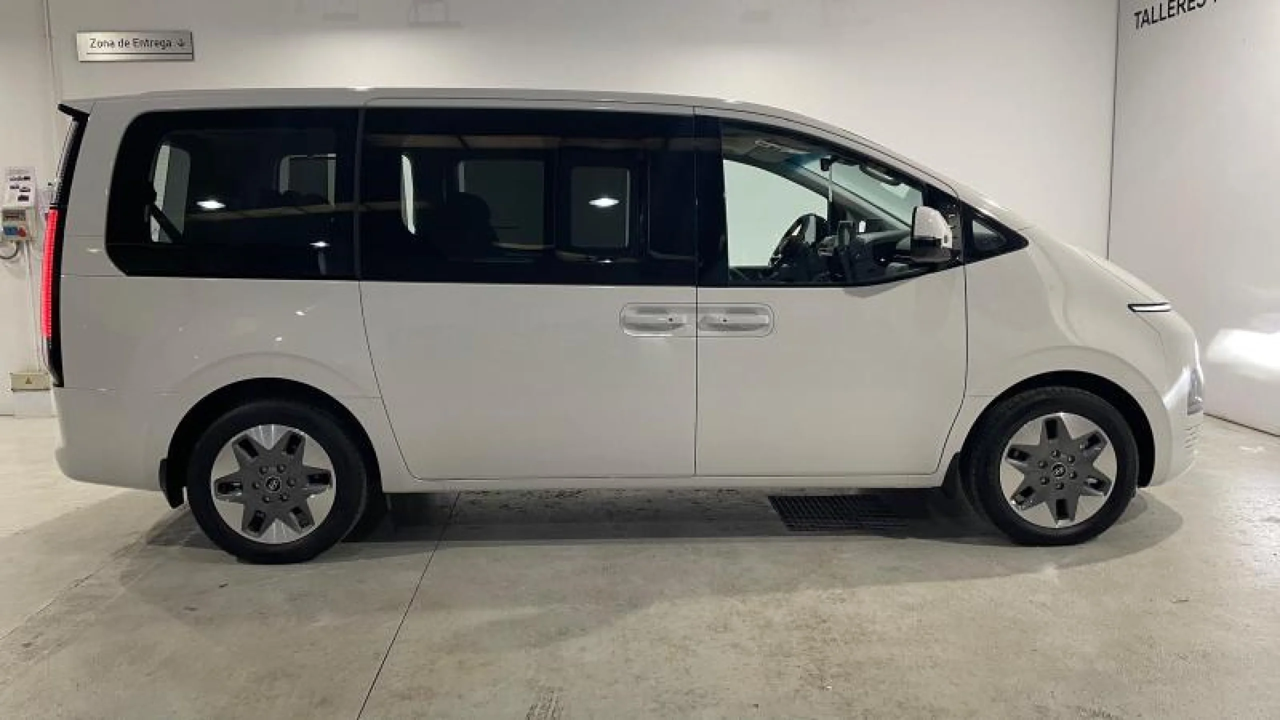 HYUNDAI STARIA 9S HEV 1.6 TGDI 225CV 6AT TECNO - Foto 10