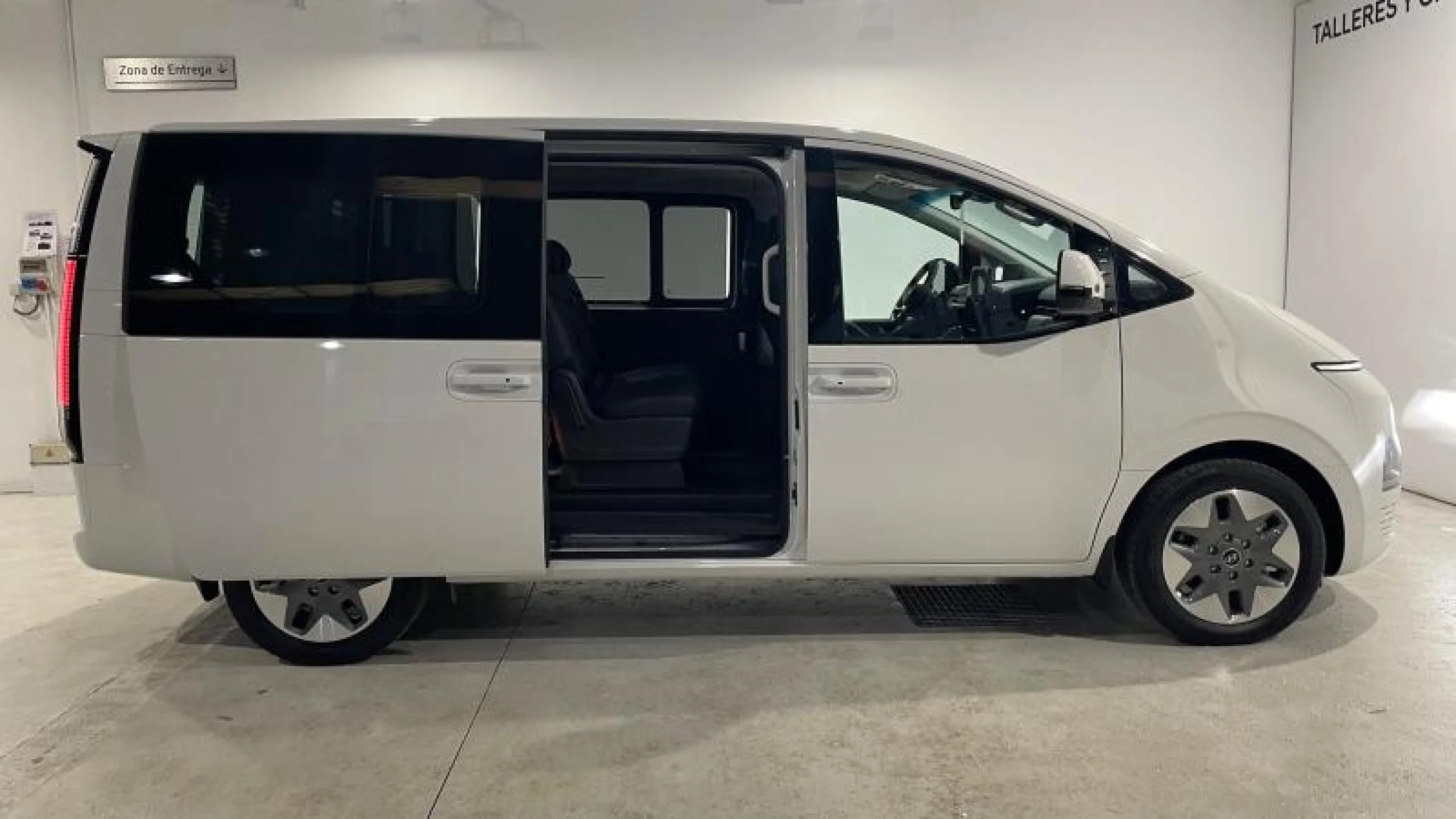 HYUNDAI STARIA 9S HEV 1.6 TGDI 225CV 6AT TECNO - Foto 11