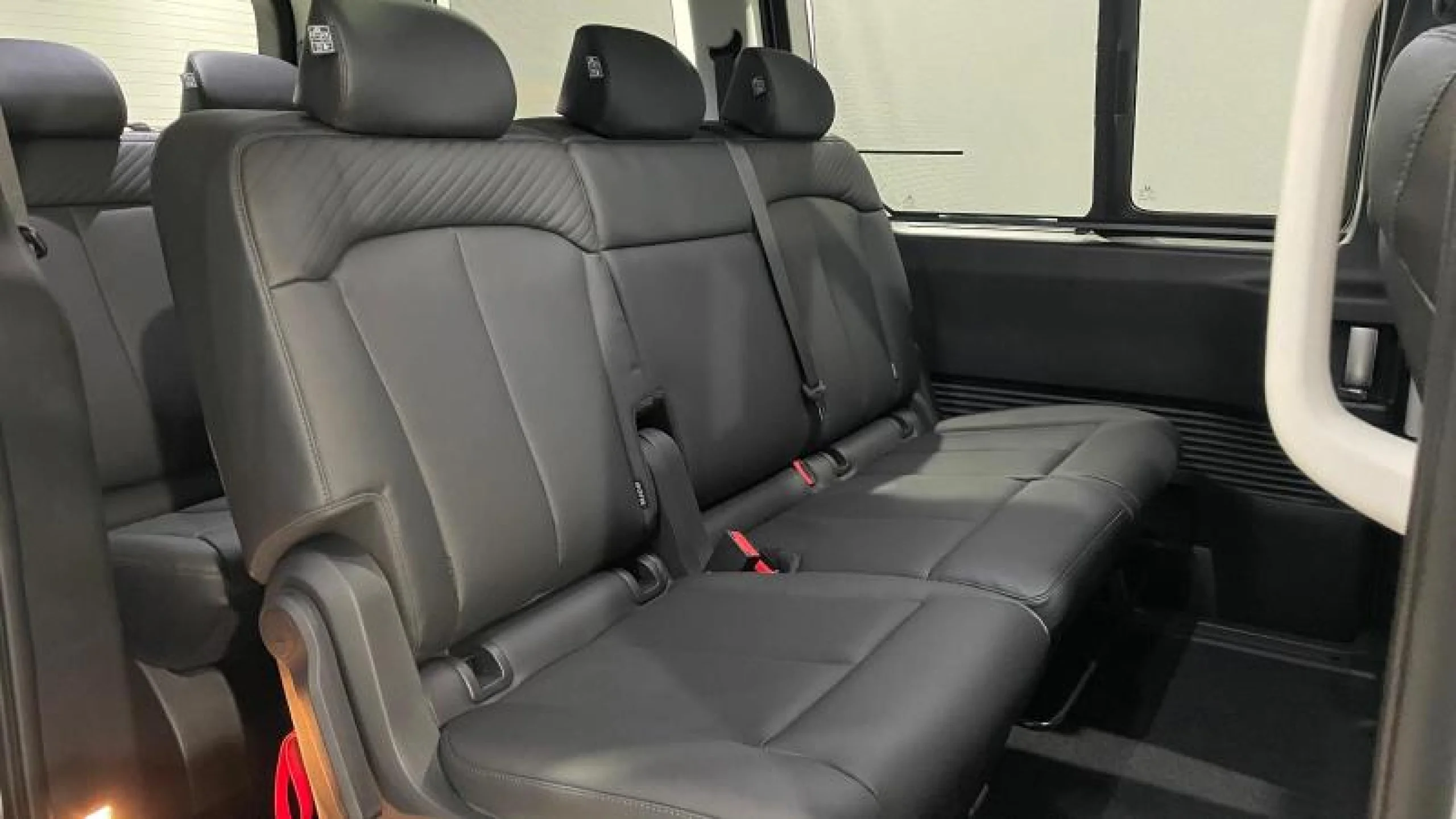 HYUNDAI STARIA 9S HEV 1.6 TGDI 225CV 6AT TECNO - Foto 28