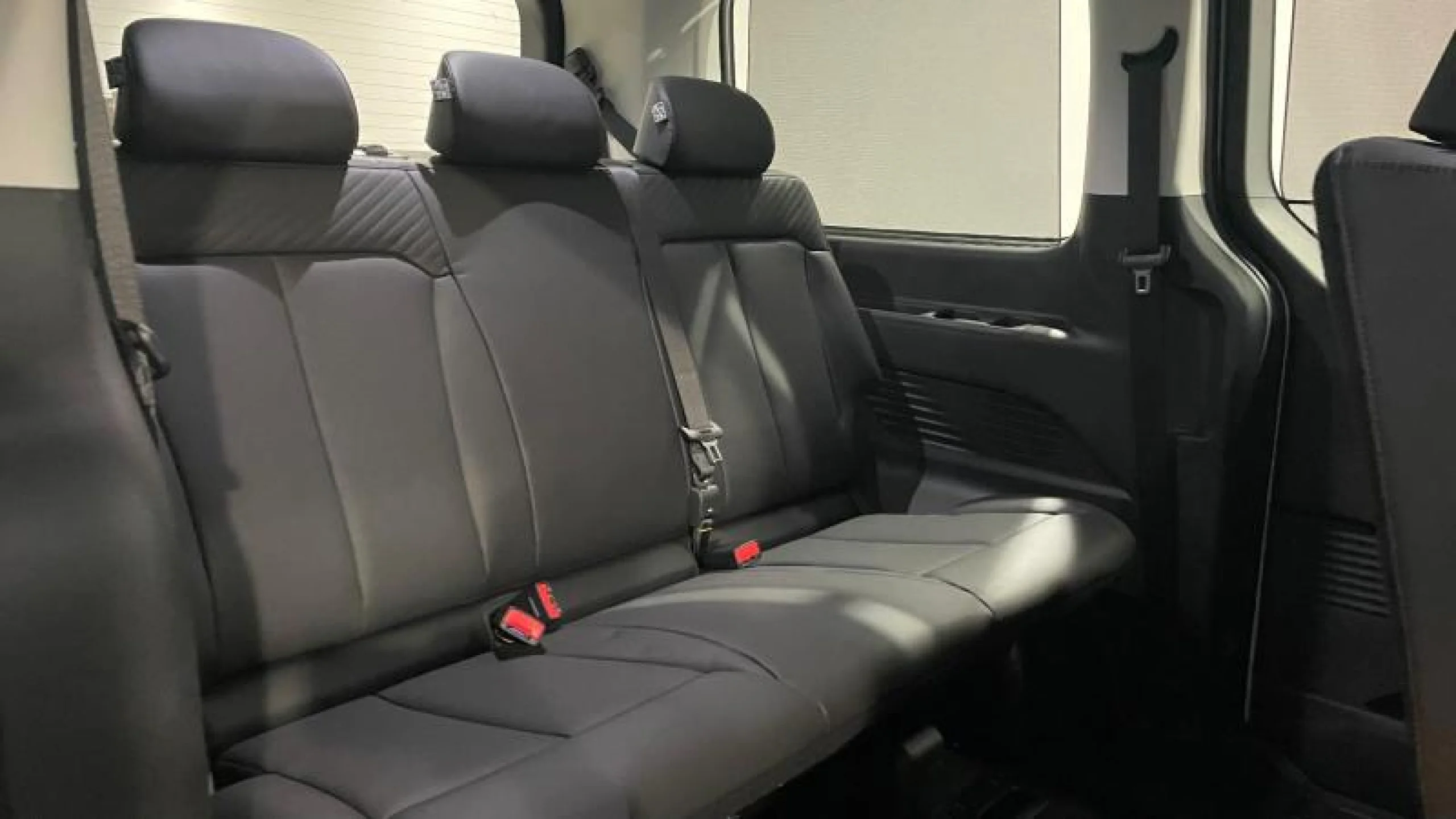 HYUNDAI STARIA 9S HEV 1.6 TGDI 225CV 6AT TECNO - Foto 32