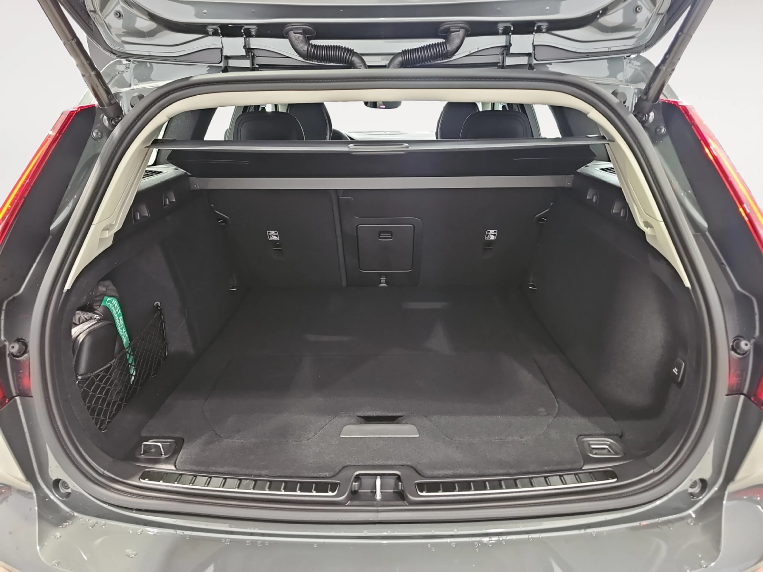 VOLVO V60 2.0 B4 (G) MHEV PLUS DARK AUTO - Foto 8