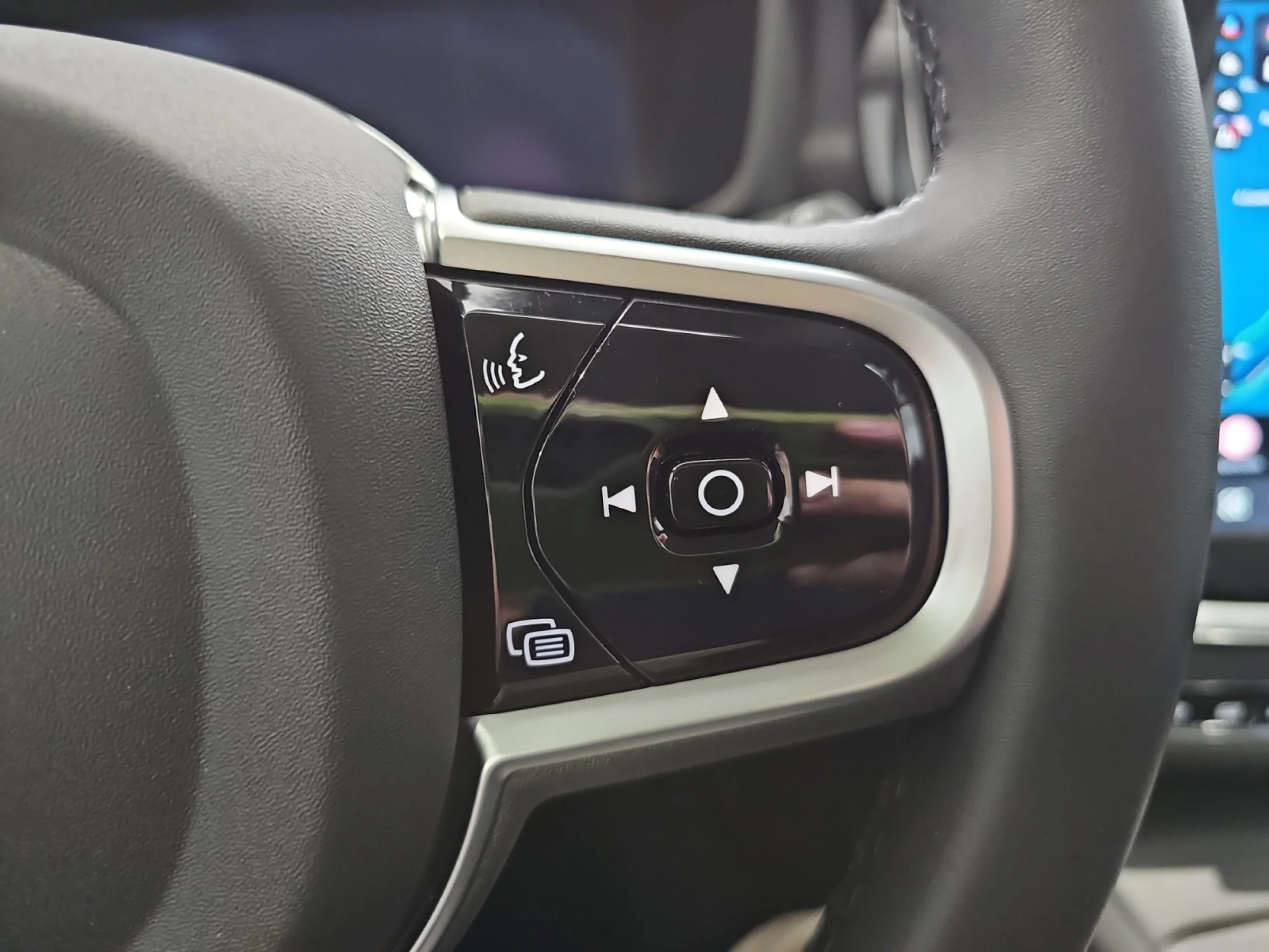 VOLVO V60 2.0 B4 (G) MHEV PLUS DARK AUTO - Foto 13