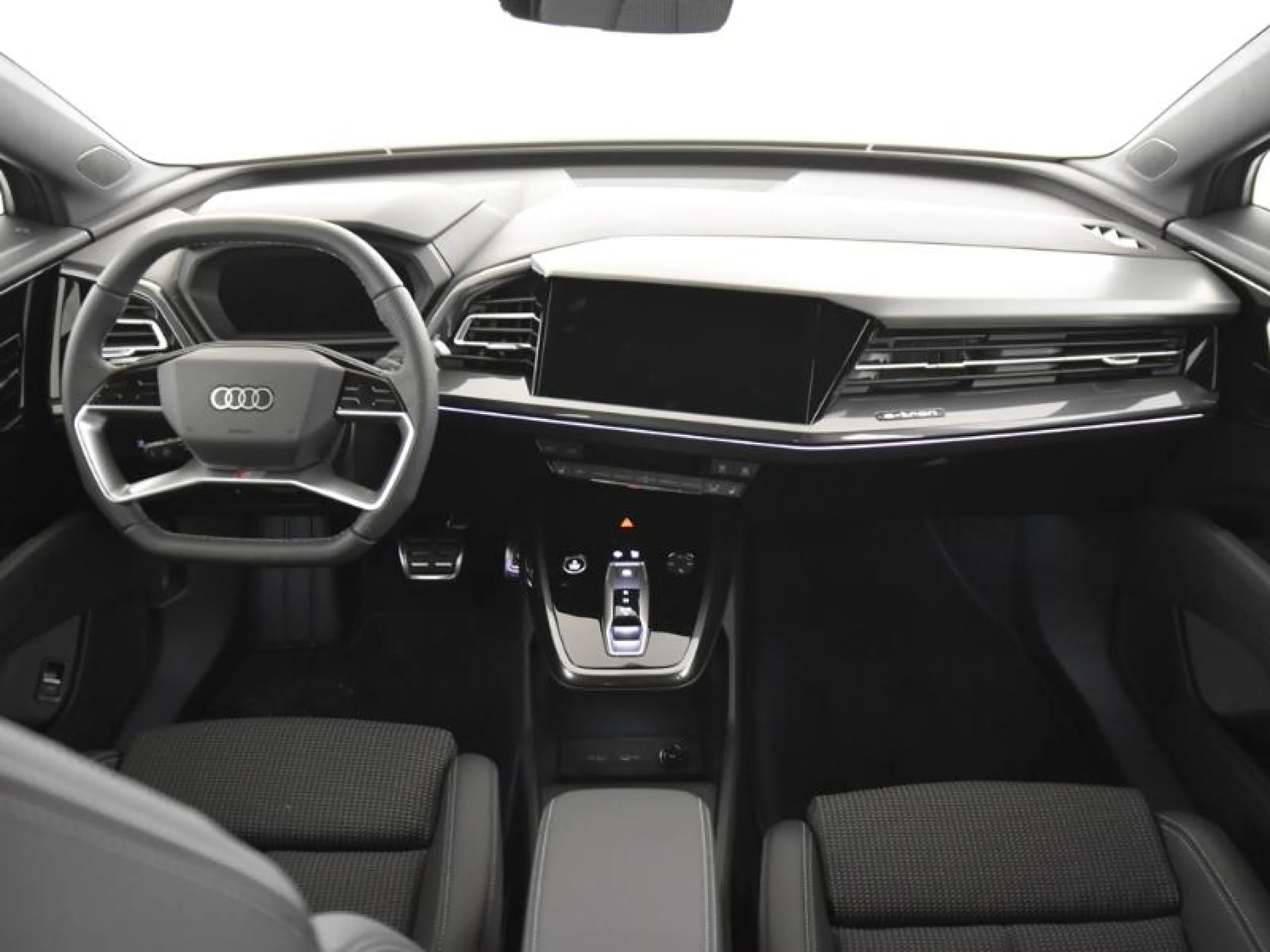 AUDI Q4 GENUINE EDITION 45 E TRON 210KW 82KWH - Foto 4