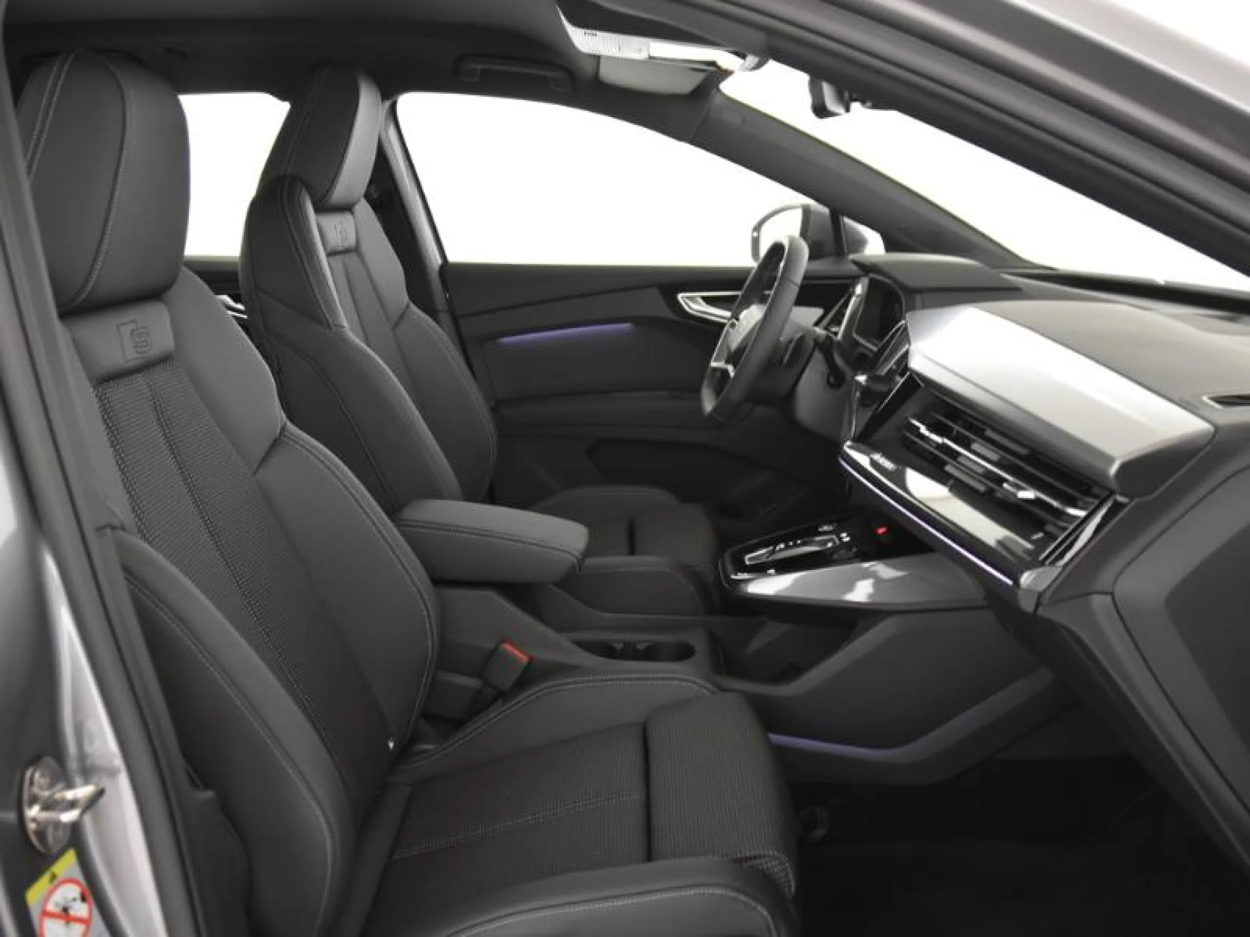 AUDI Q4 GENUINE EDITION 45 E TRON 210KW 82KWH - Foto 5