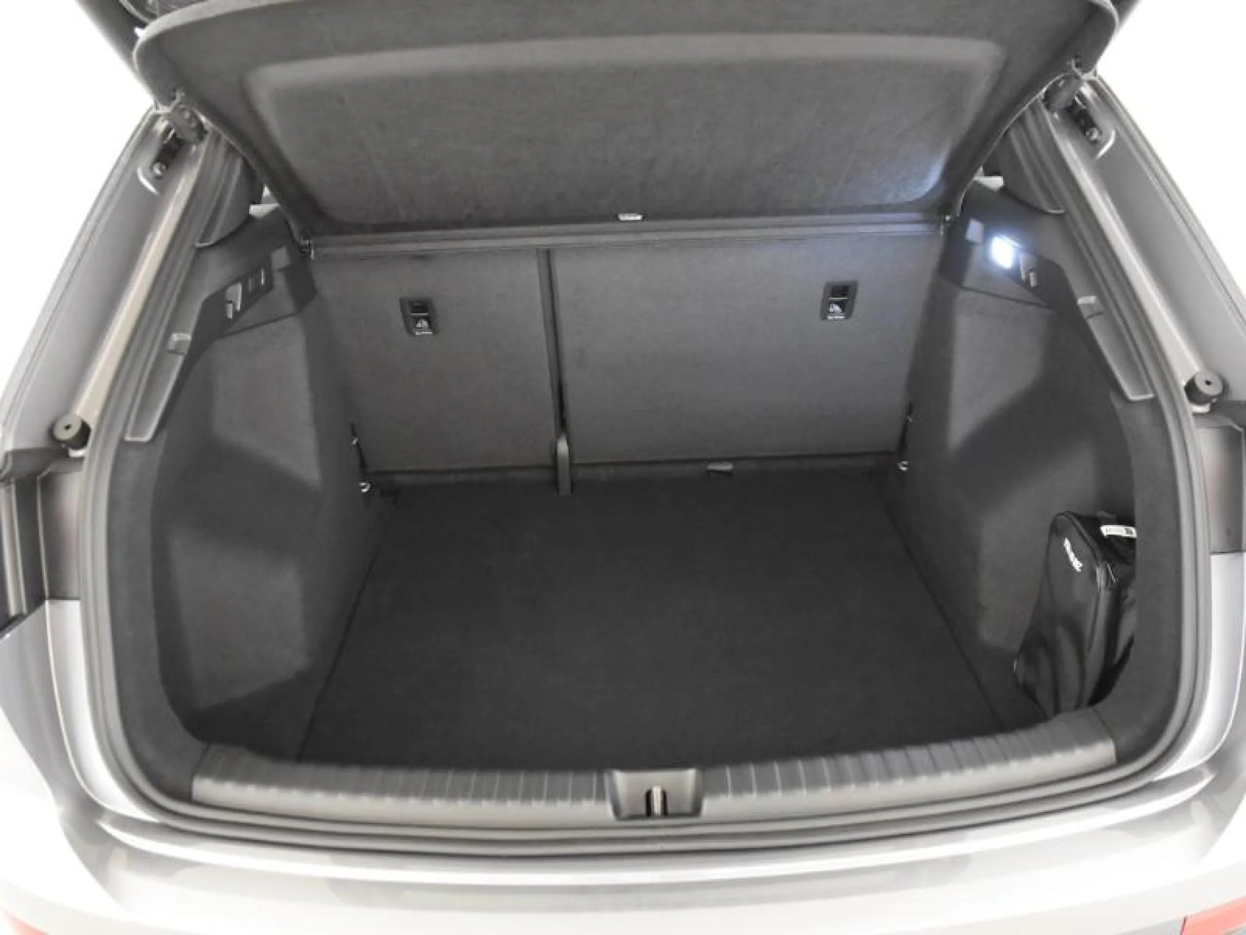 AUDI Q4 GENUINE EDITION 45 E TRON 210KW 82KWH - Foto 7