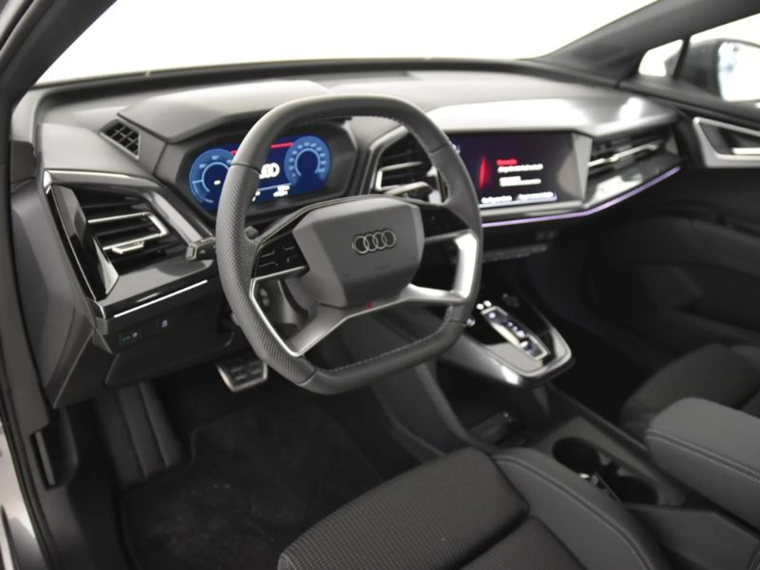 AUDI Q4 GENUINE EDITION 45 E TRON 210KW 82KWH - Foto 9