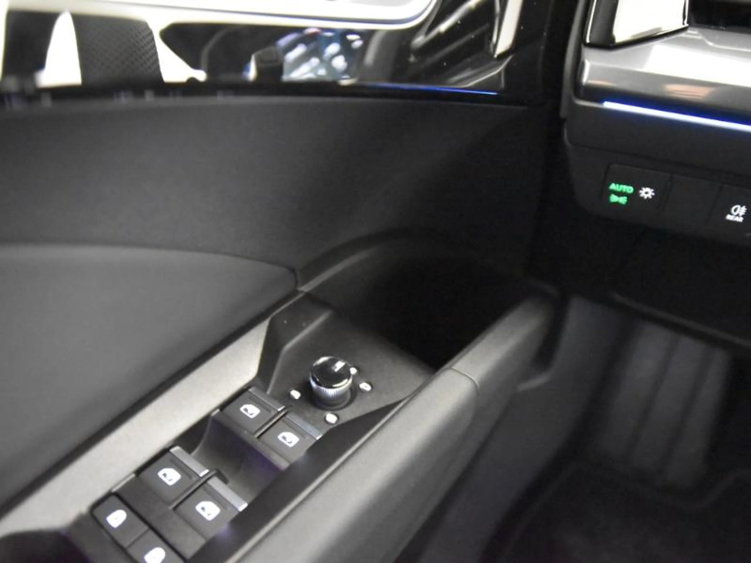 AUDI Q4 GENUINE EDITION 45 E TRON 210KW 82KWH - Foto 15