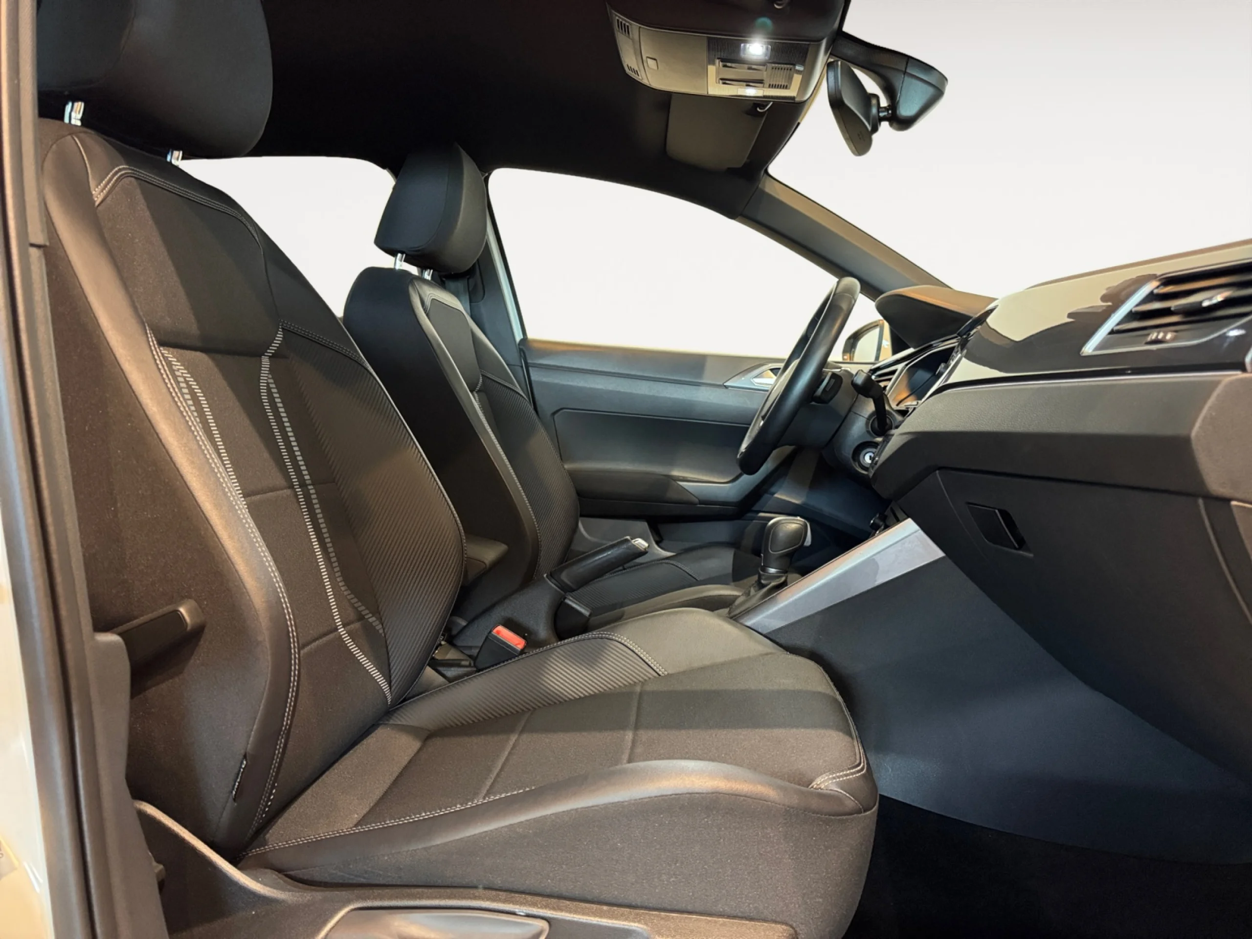 VOLKSWAGEN POLO SPORT 1.0 TSI 85KW (115CV) DSG - Foto 5