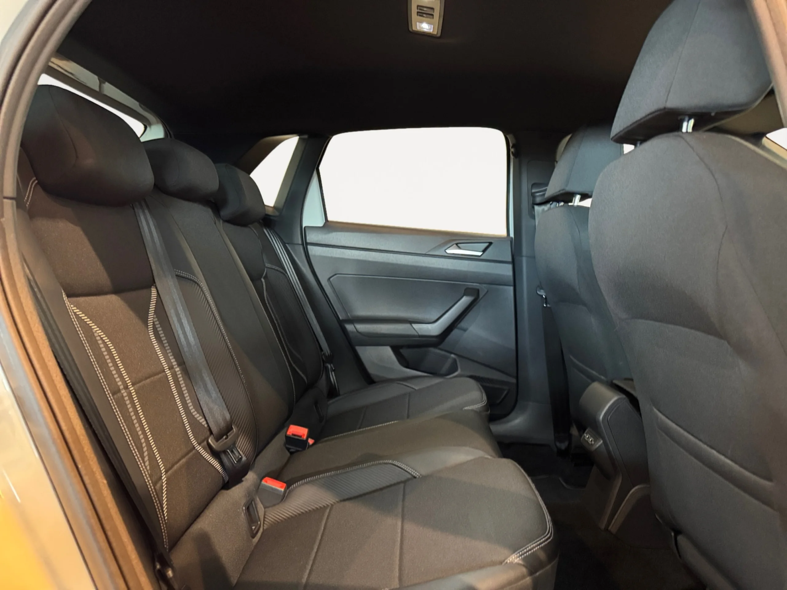 VOLKSWAGEN POLO SPORT 1.0 TSI 85KW (115CV) DSG - Foto 6