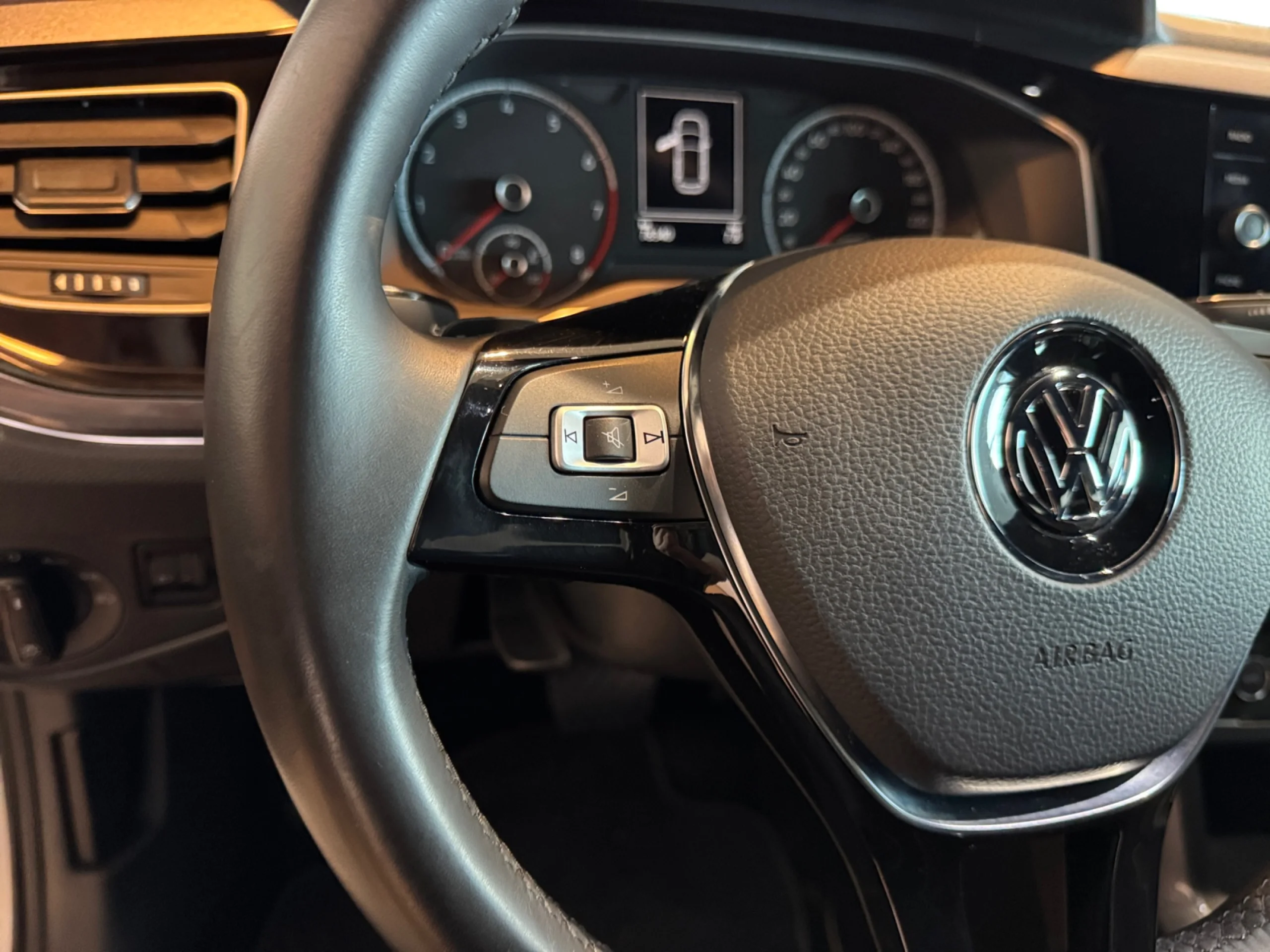 VOLKSWAGEN POLO SPORT 1.0 TSI 85KW (115CV) DSG - Foto 11