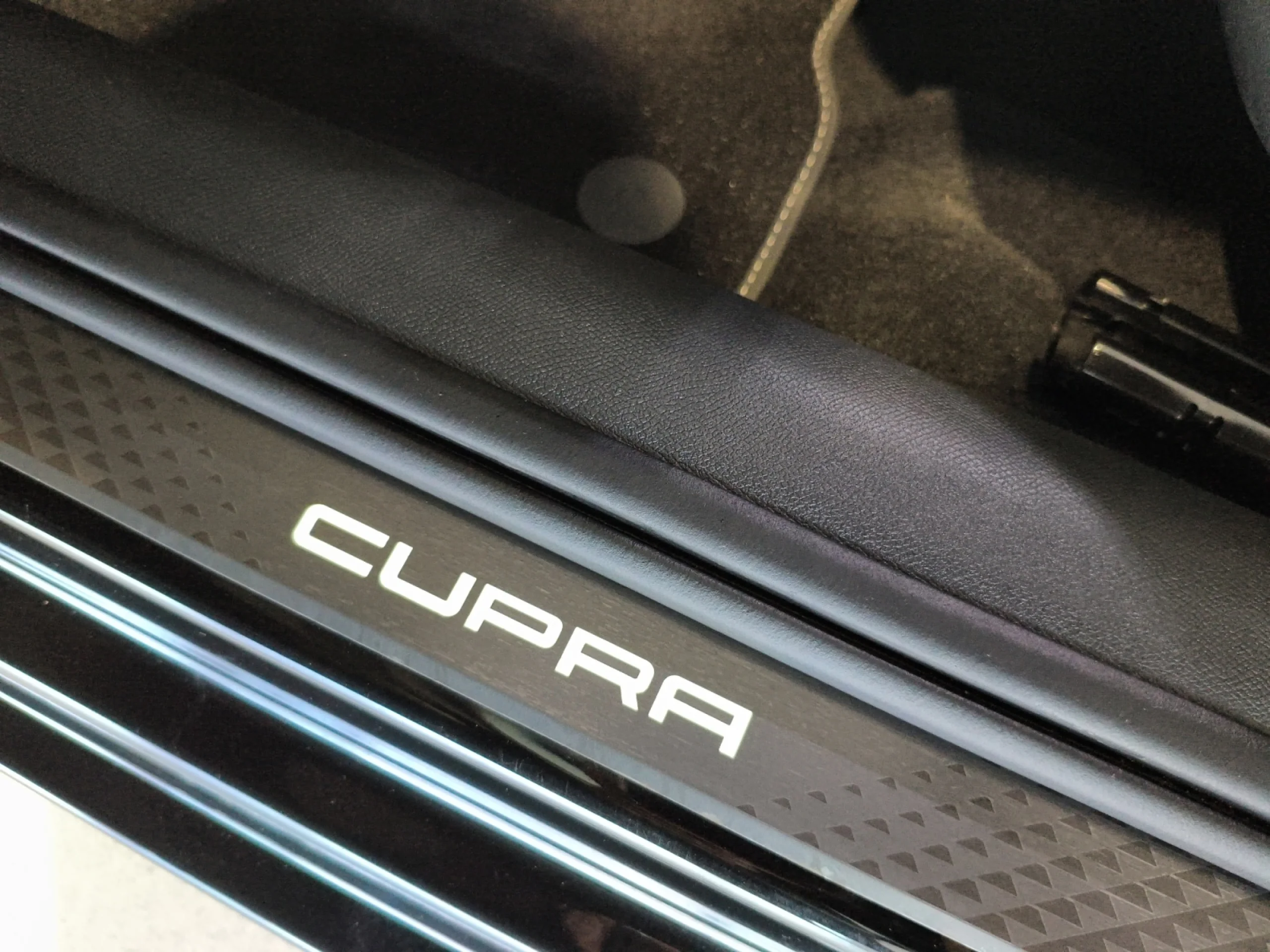 CUPRA LEON 1.5 ETSI 110KW (150CV) DSG - Foto 10