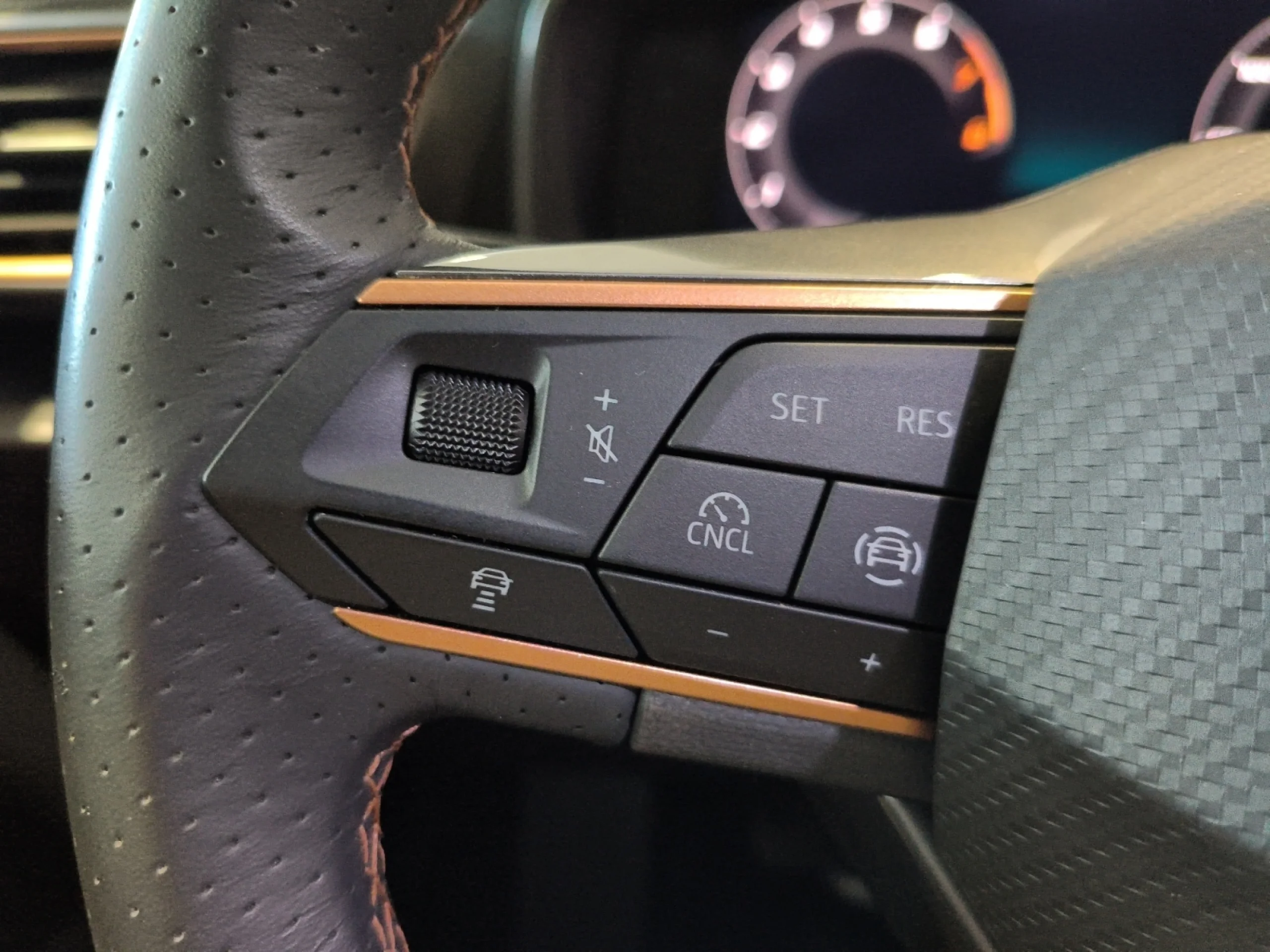 CUPRA LEON 1.5 ETSI 110KW (150CV) DSG - Foto 11