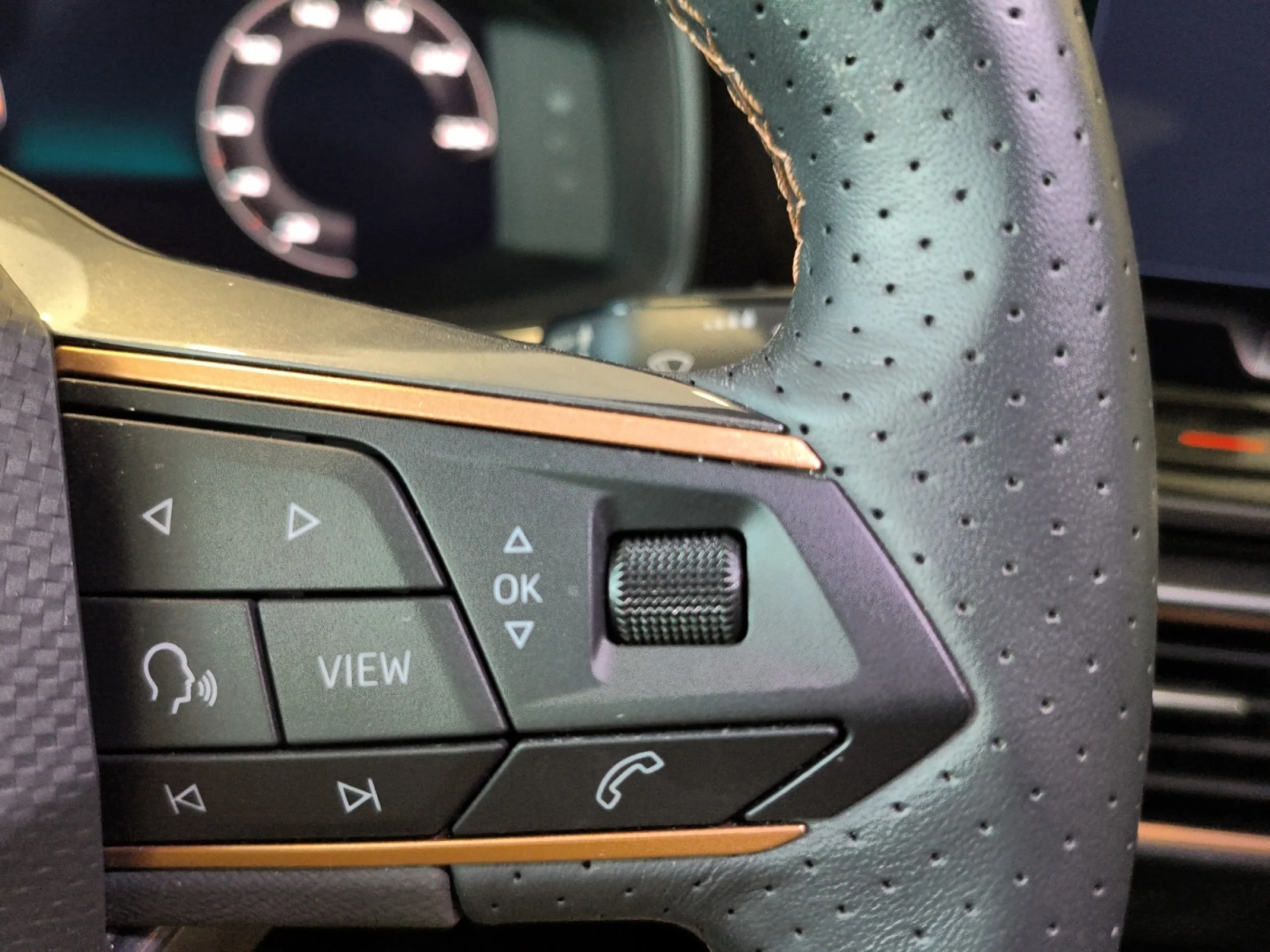 CUPRA LEON 1.5 ETSI 110KW (150CV) DSG - Foto 12