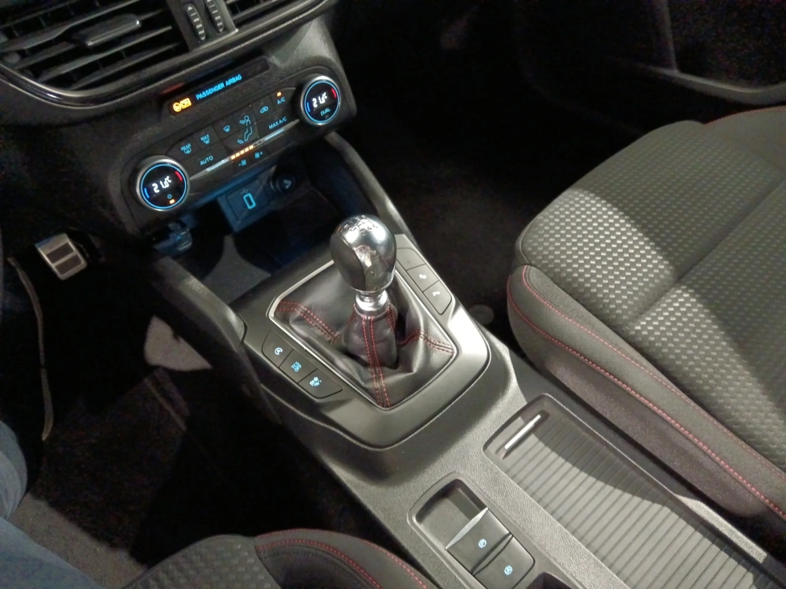 FORD FOCUS 1.5 ECOBLUE 88KW ST LINE SPORTBR - Foto 18