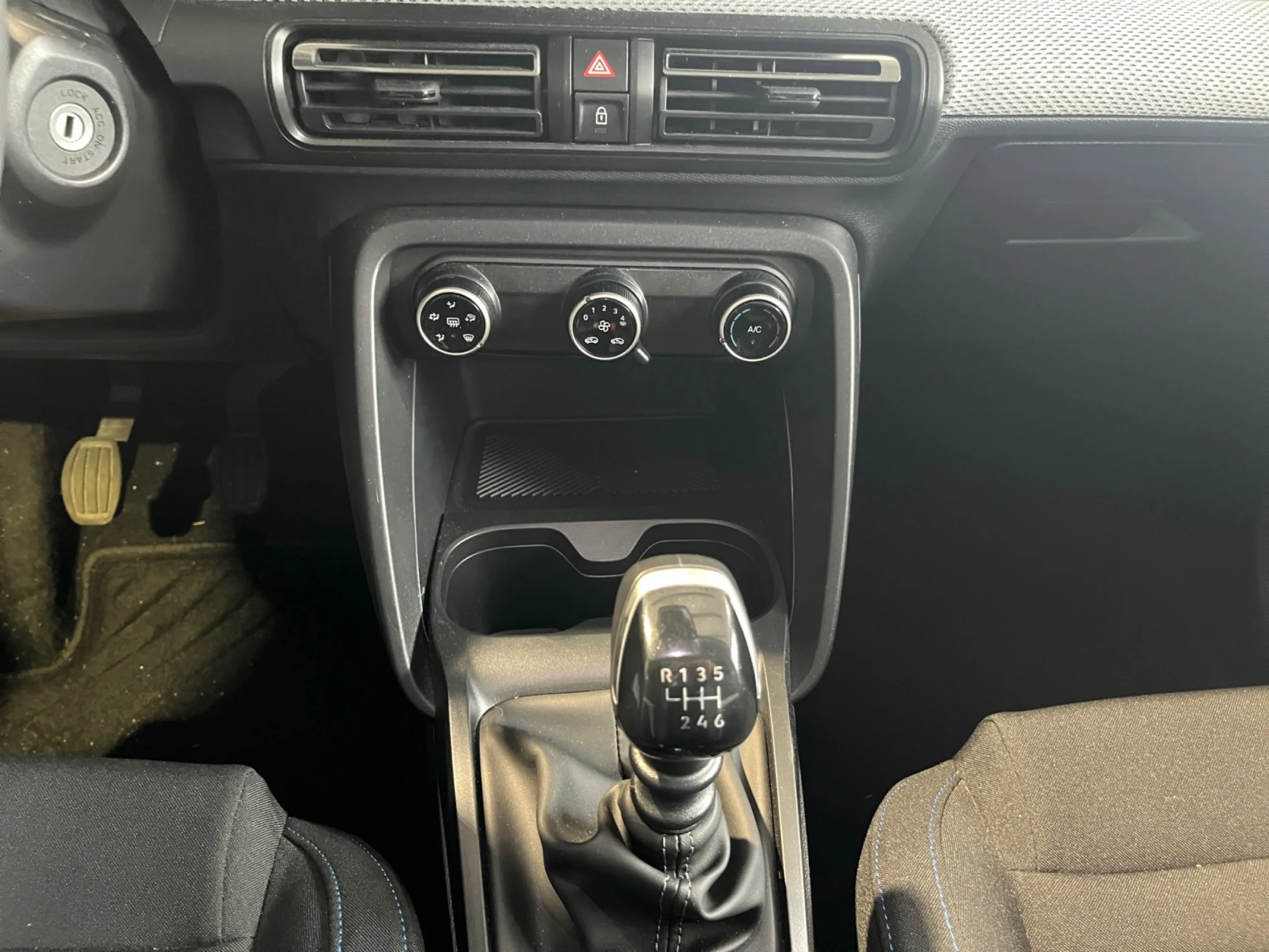 CITROEN C3 TURBO 100 PLUS - Foto 12