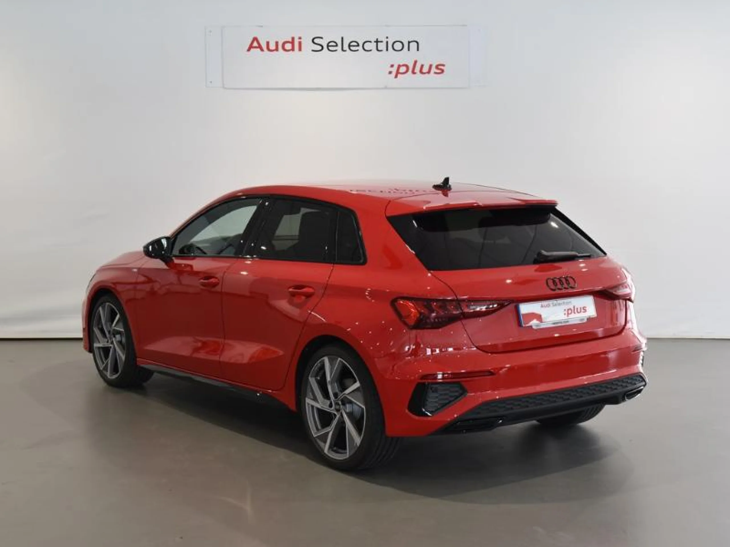 AUDI A3 SPORTBACK BLACK LINE 35 TDI 110KW S TRON - Foto 2