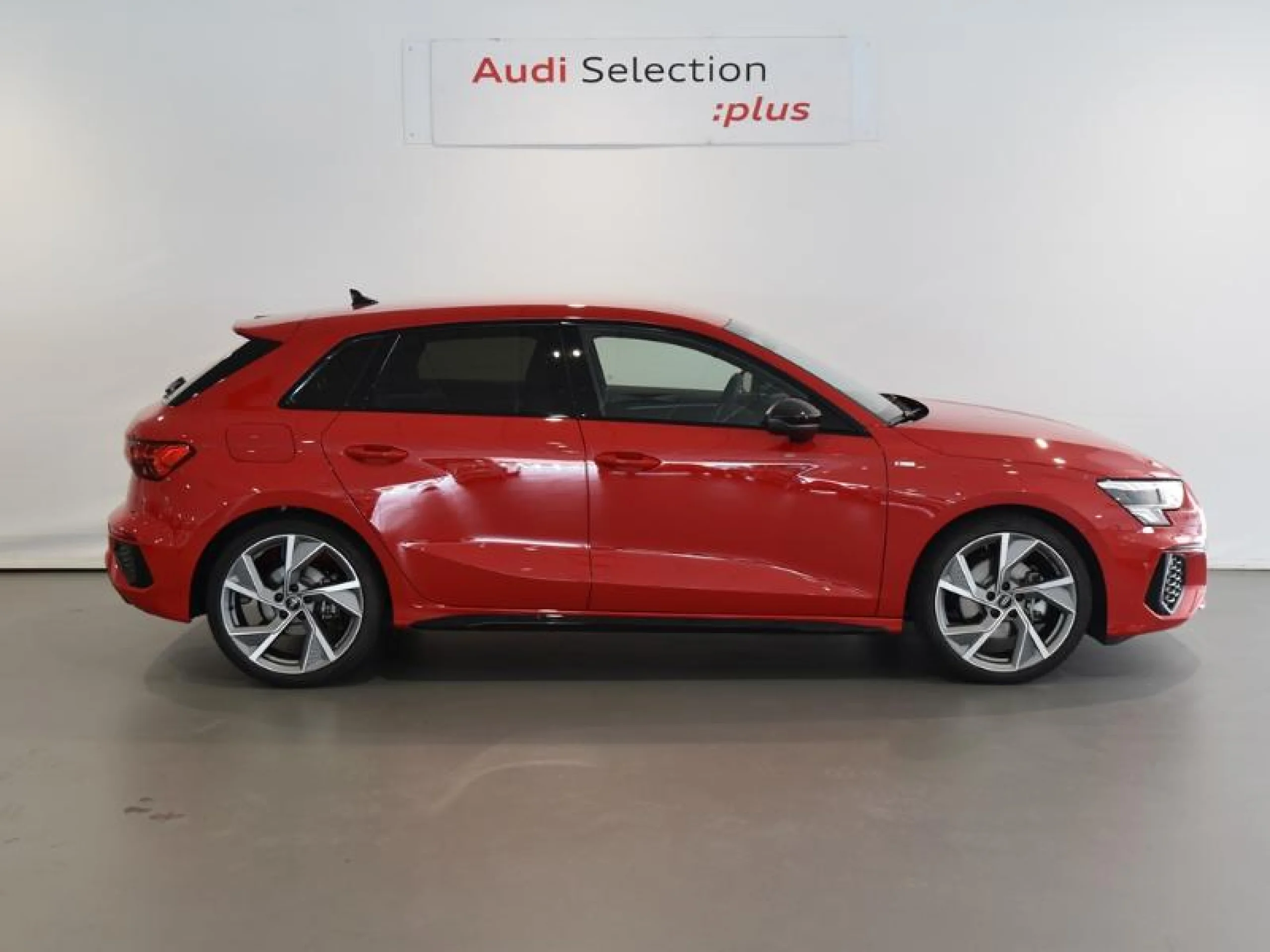 AUDI A3 SPORTBACK BLACK LINE 35 TDI 110KW S TRON - Foto 3